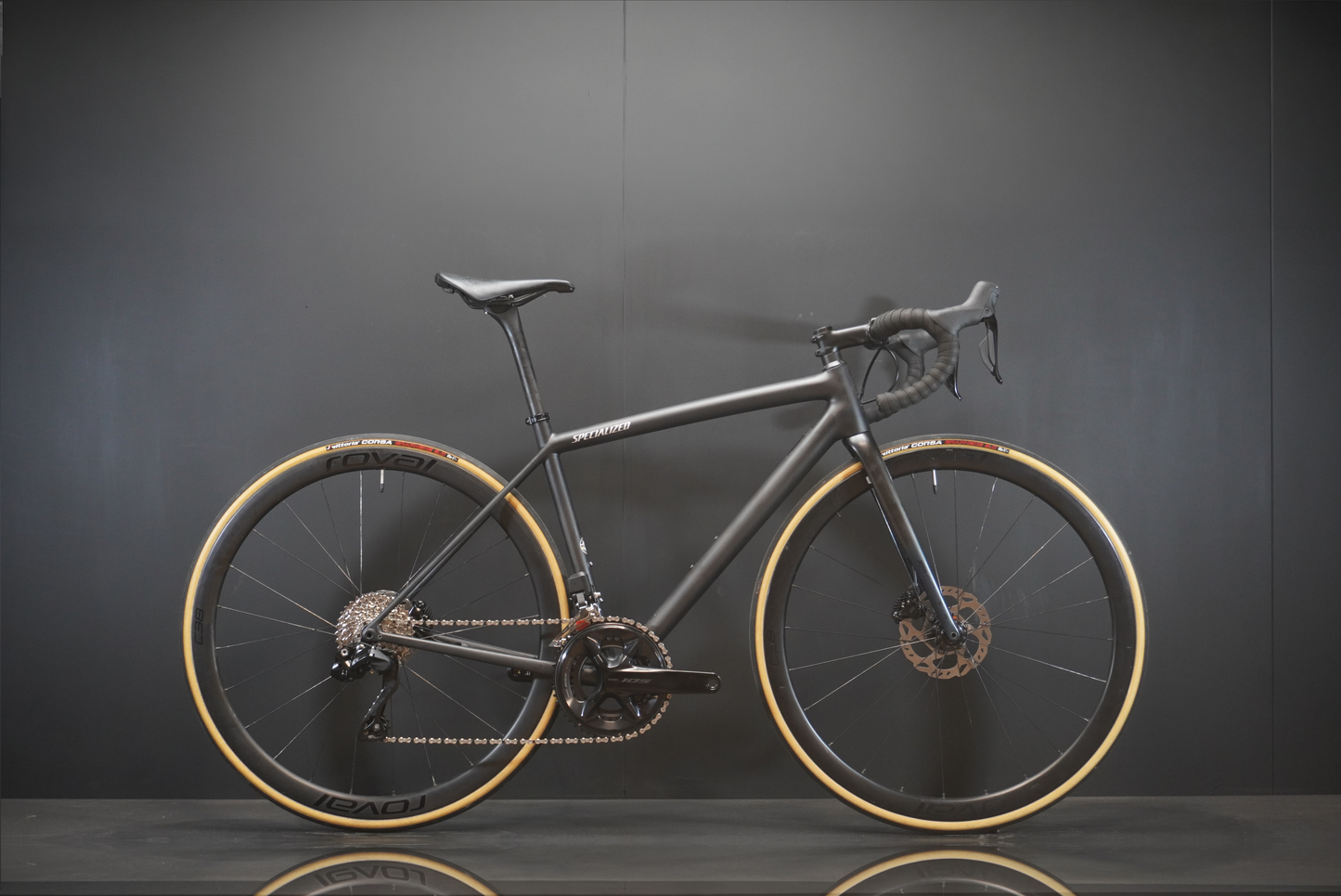 Specialized Aethos Comp 105 Di2 Carbon Disc Road Bike 2022 - 52cm - Upgraded Roval Wheels