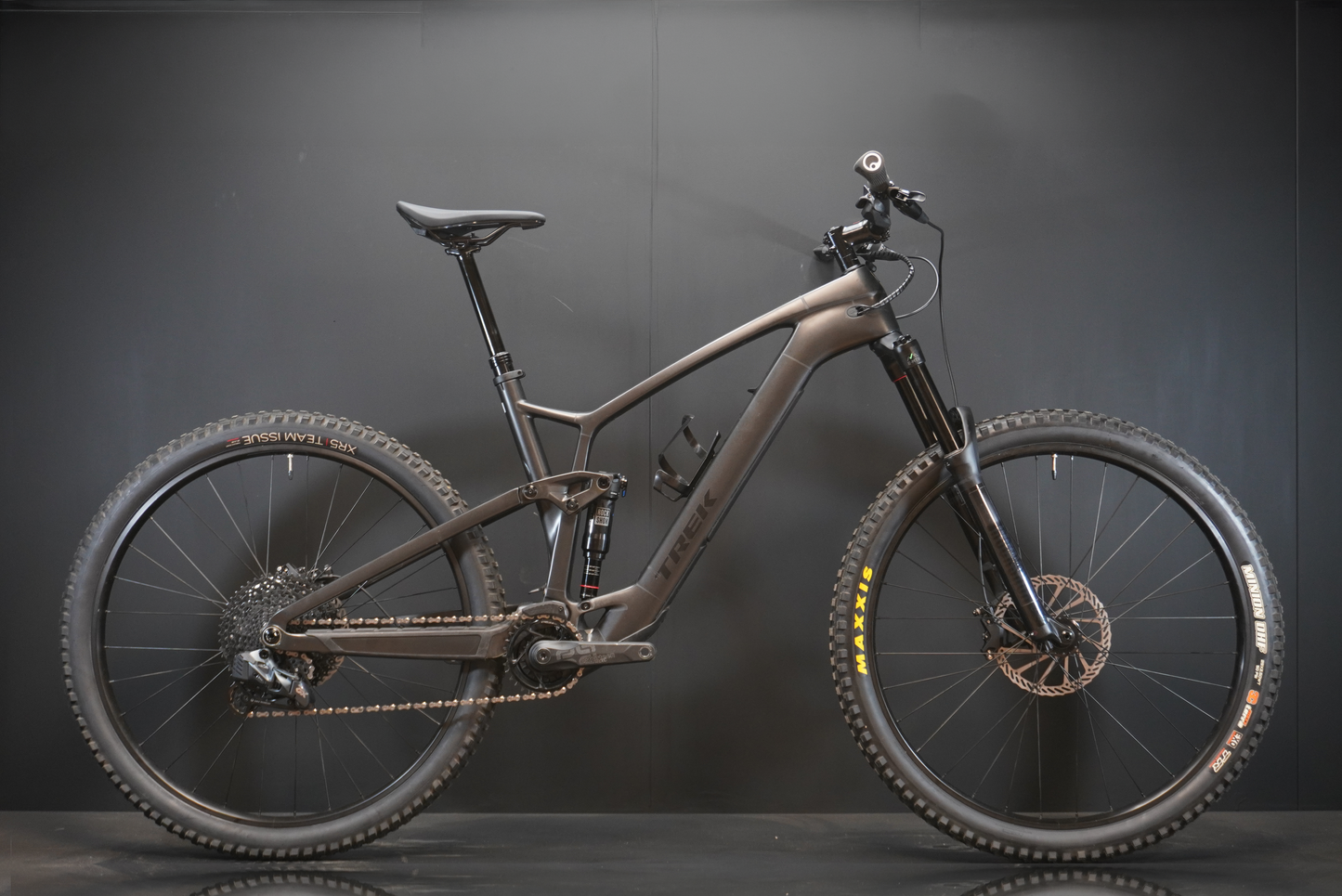 Trek Fuel EXe 9.5 FS Carbon Trail e-MTB 2022- XL - 37 Miles - Upgraded