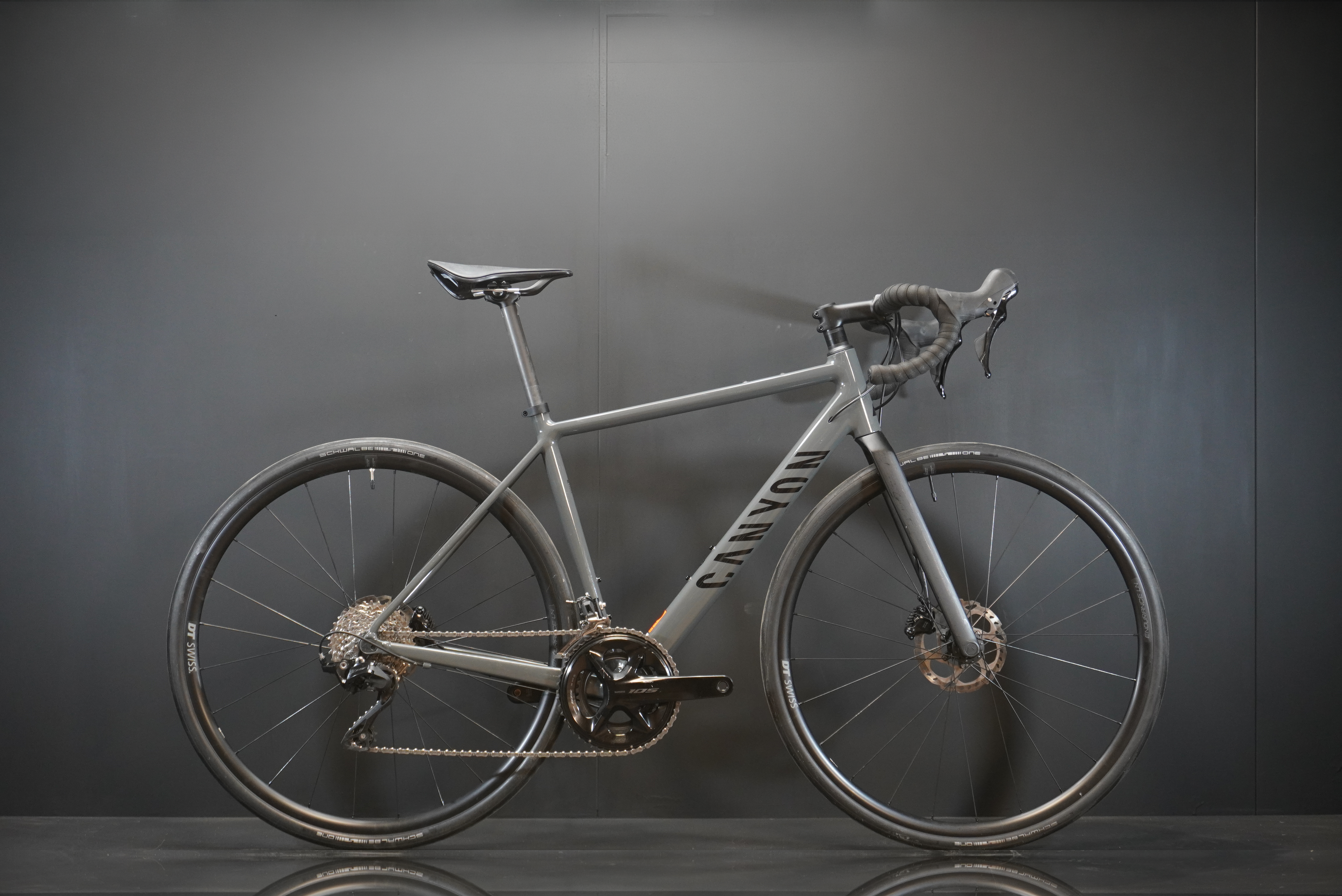Canyon Endurace AL 7 RAW Carbon Disc Road Bike 2024 - Small Canyon Endurace AL 7 RAW Carbon Disc Road Bike 2024 - Small