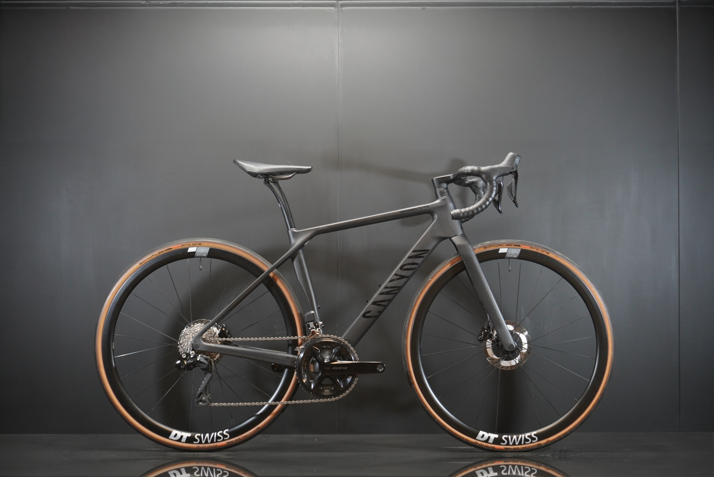 Canyon Endurace CF SLX 7 105 Di2 & P/M Carbon Disc Road Bike 2024 - XS
