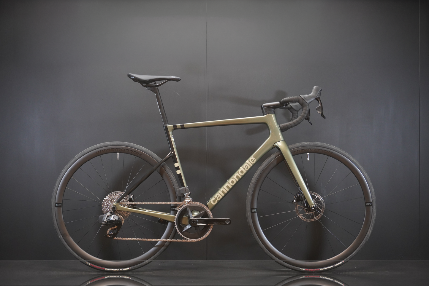 Cannondale SuperSix EVO SRAM Rival AXS Carbon Disc Road Bike 2022 - Upgraded Wheels