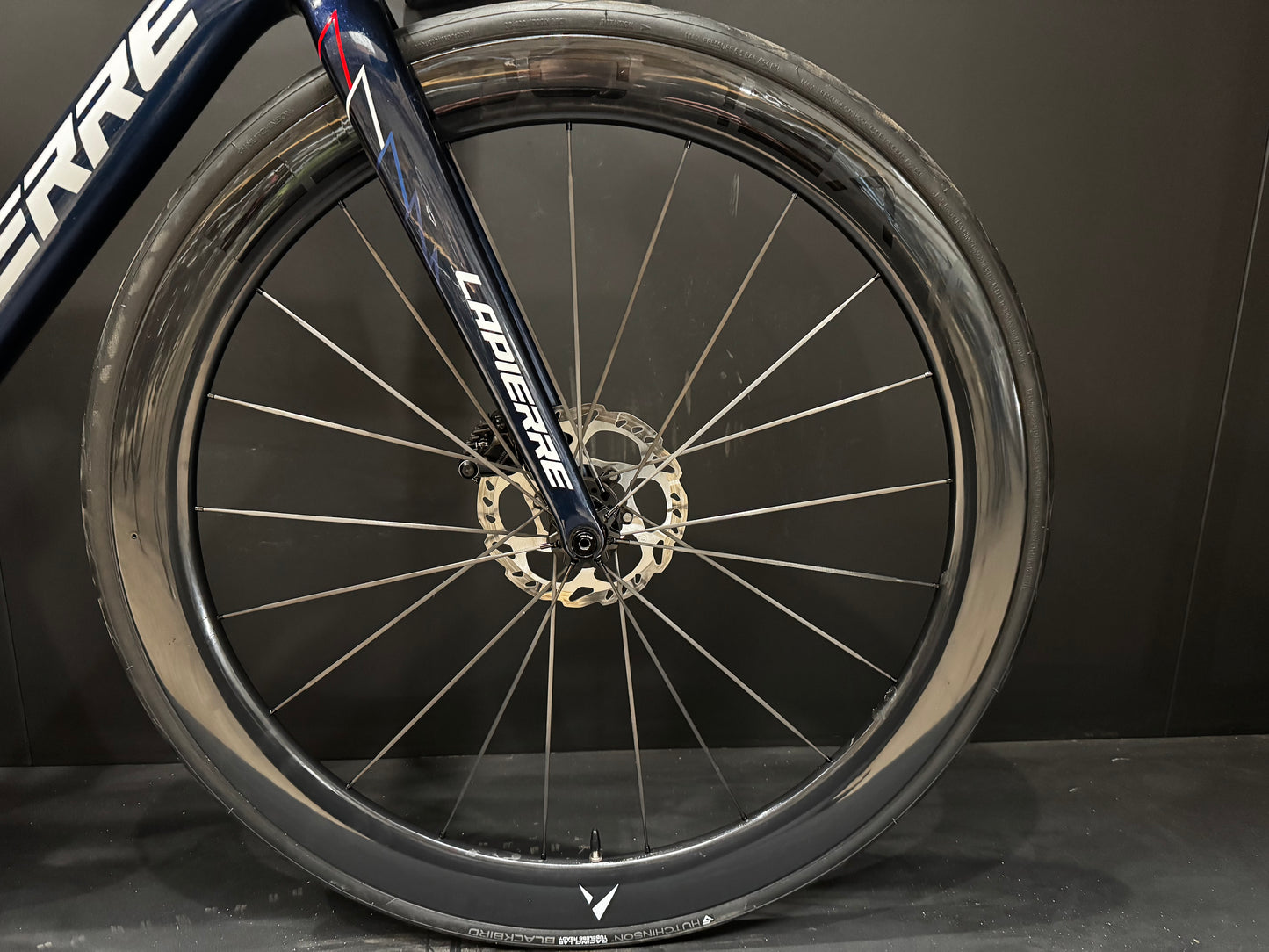 Lapierre Xelius SL FDJ 105 Di2 Carbon Disc Road Bike 2022 - Medium - Upgraded
