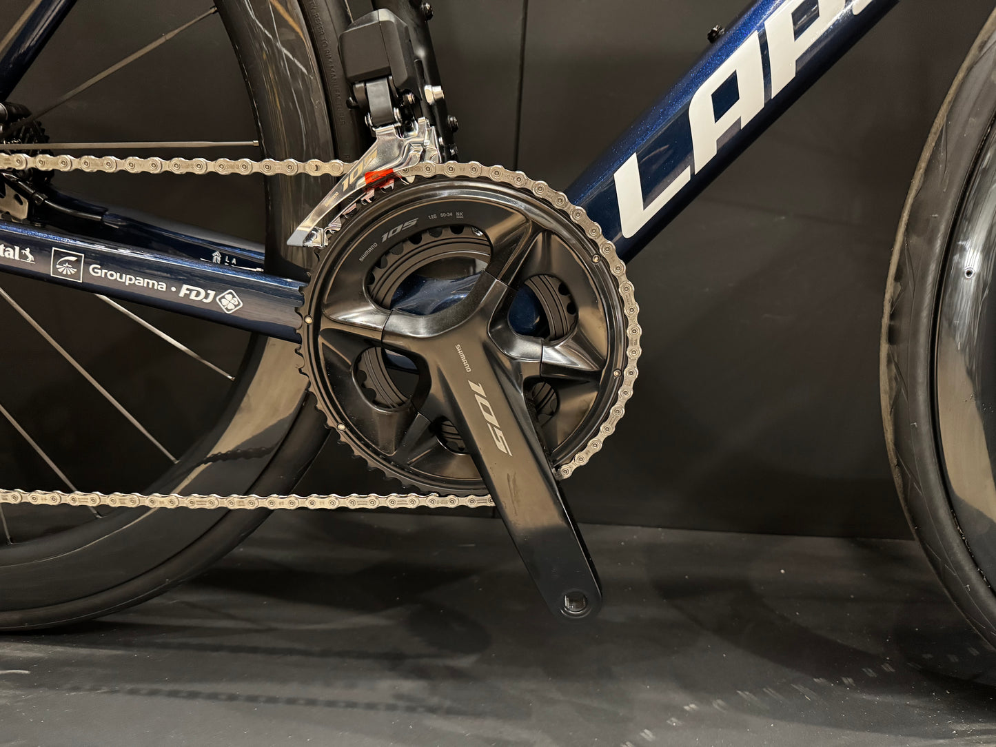 Lapierre Xelius SL FDJ 105 Di2 Carbon Disc Road Bike 2022 - Medium - Upgraded