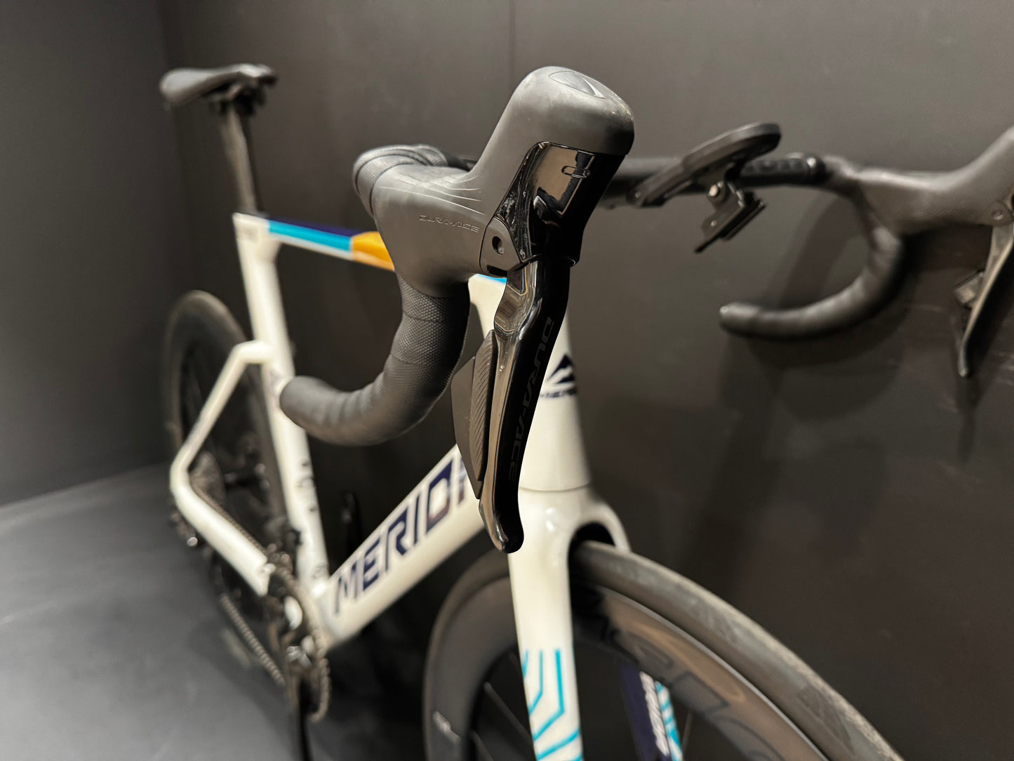 Merida Reacto Team CF5 Dura-Ace Di2 Carbon Disc Road Bike 2025 - XL