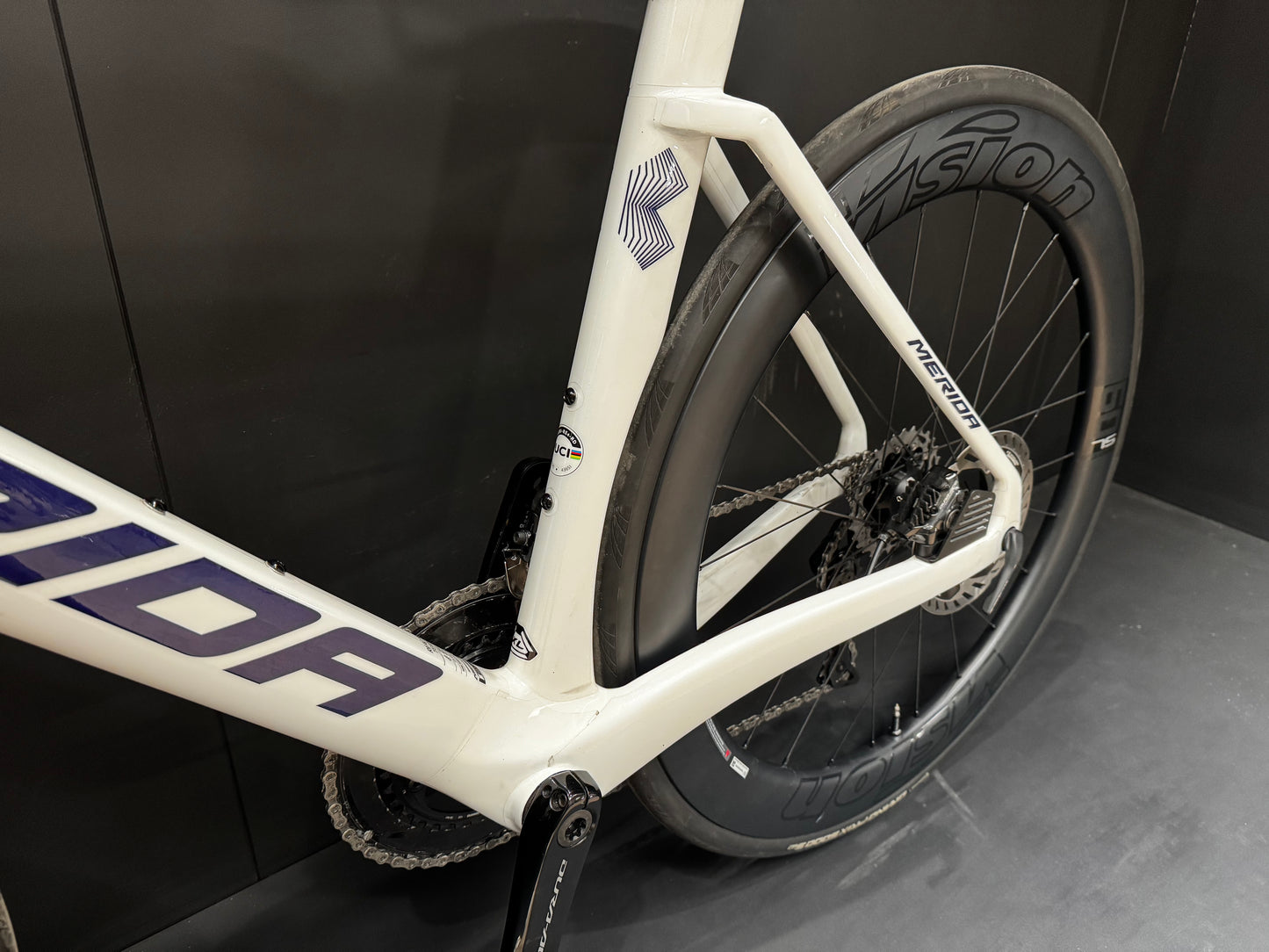 Merida Reacto Team CF5 Dura-Ace Di2 Carbon Disc Road Bike 2025 - XL