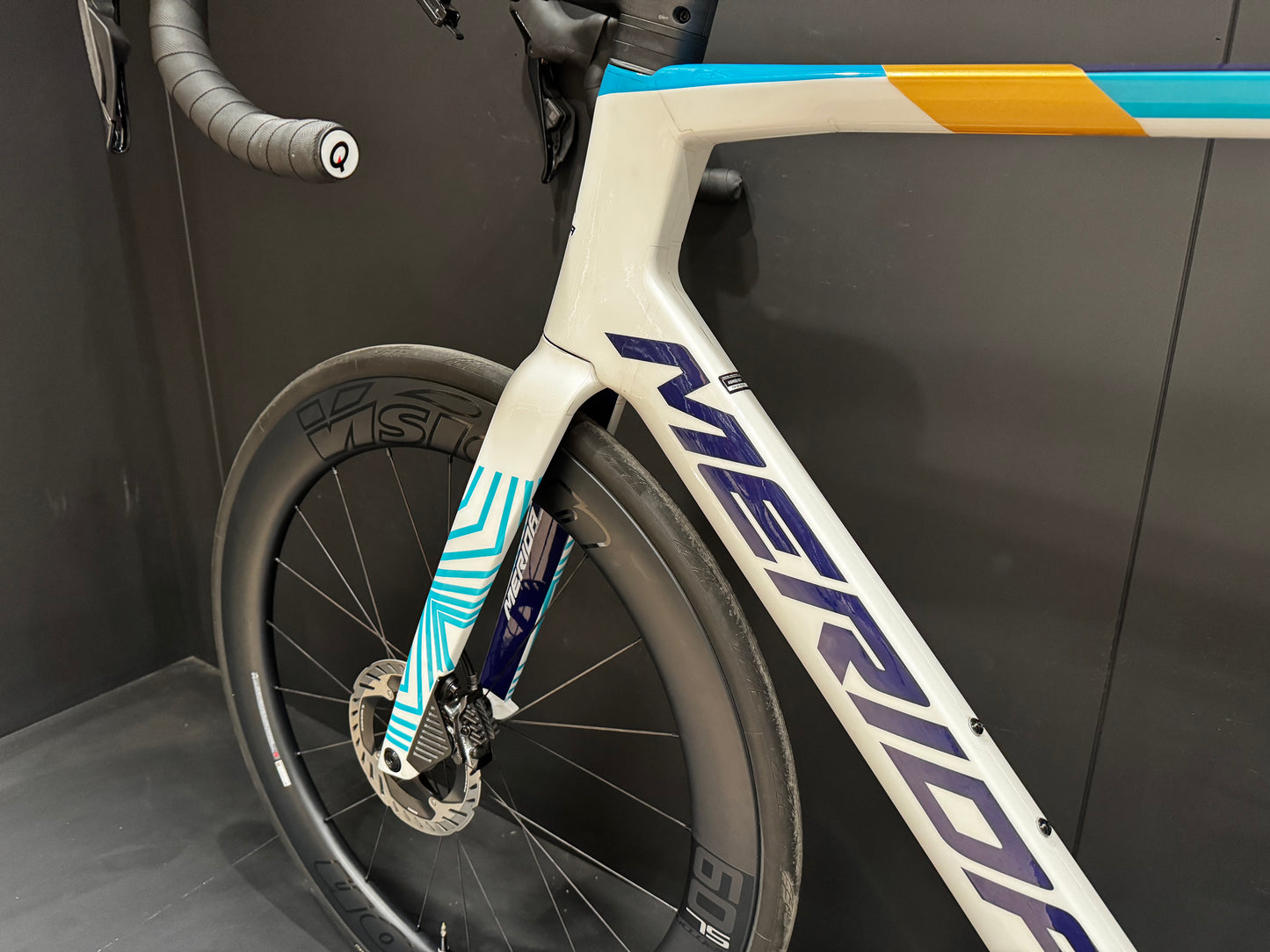 Merida Reacto Team CF5 Dura-Ace Di2 Carbon Disc Road Bike 2025 - XL