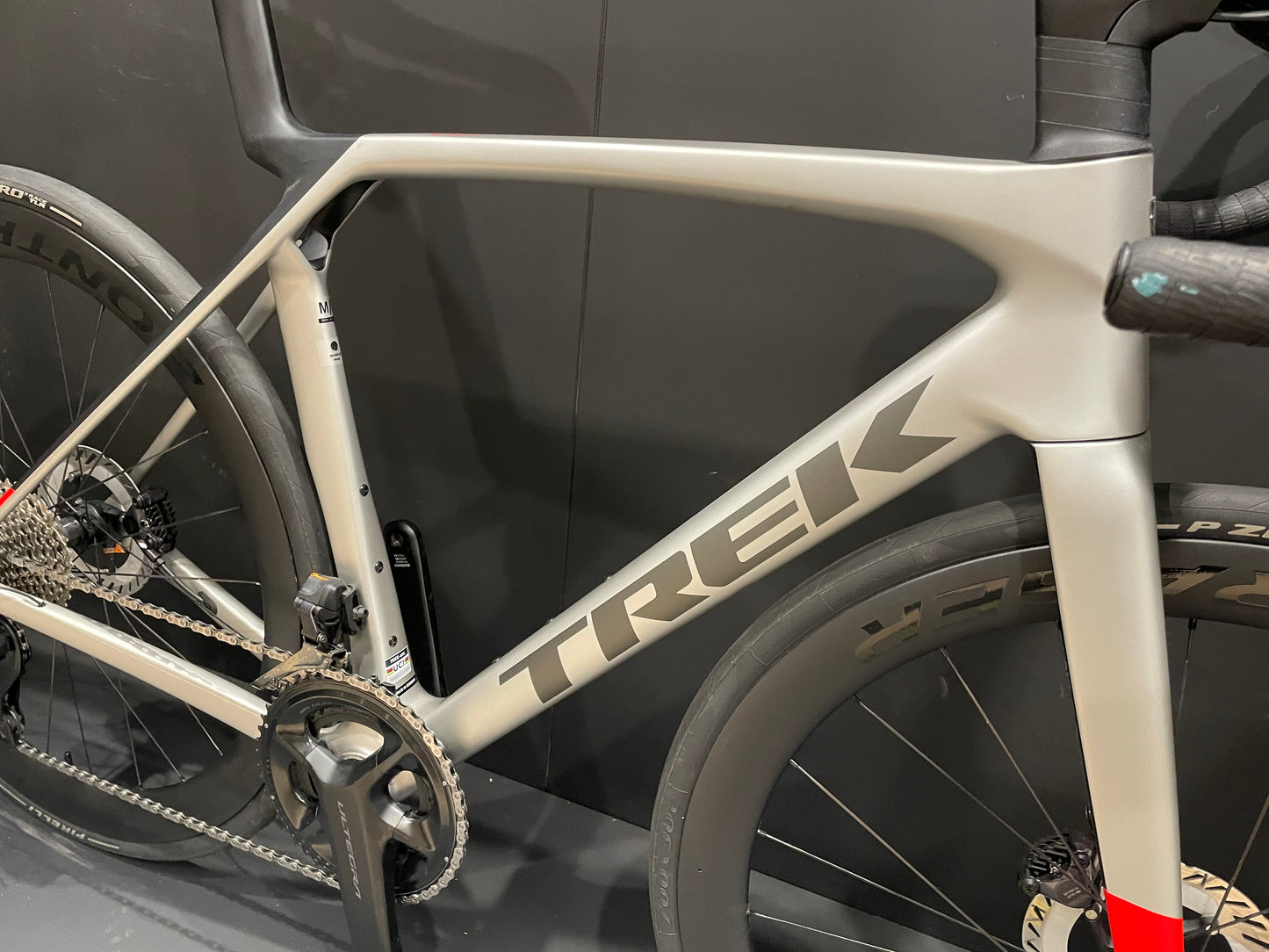 Trek Madone SL7 Gen 8 Di2 Carbon Disc Road Bike 2024 - M/L