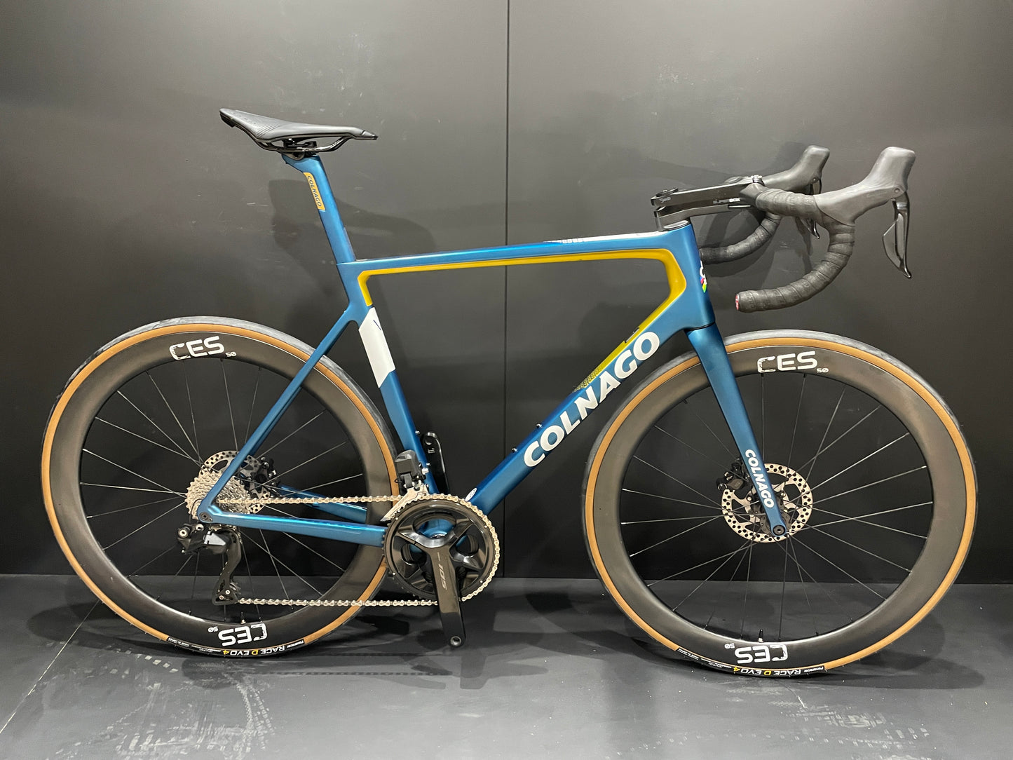Colnago V3 105 Di2 12 Speed Carbon Disc Road Bike 2023 - 54s