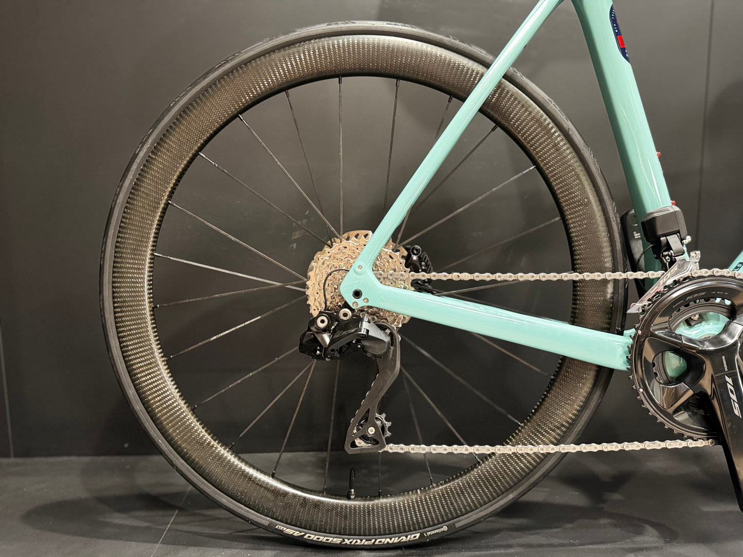 Trek Domane SL5 Gen 4 105 Di2 Carbon Disc Road Bike 2023 - 58cm - Upgraded Wheels