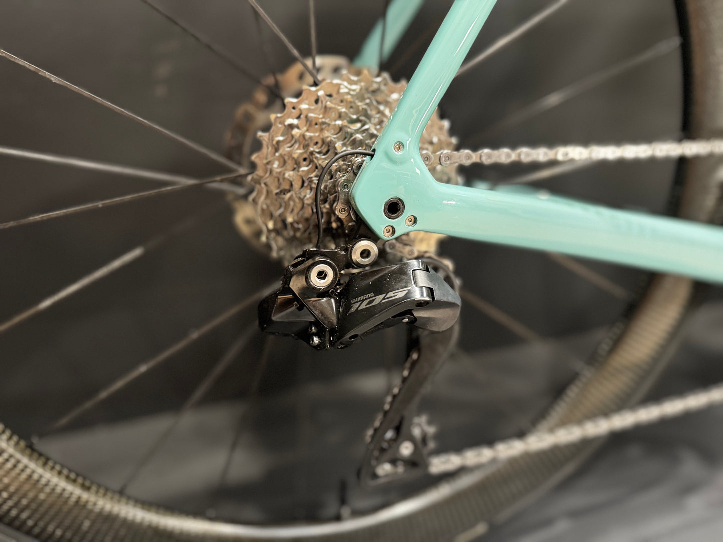 Trek Domane SL5 Gen 4 105 Di2 Carbon Disc Road Bike 2023 - 58cm - Upgraded Wheels