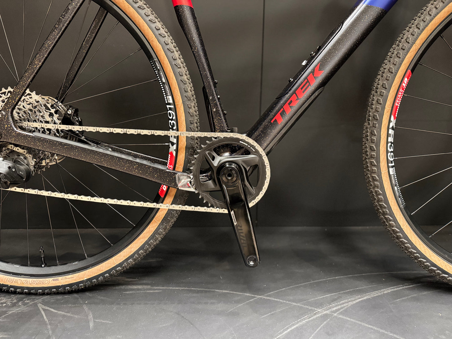 Trek Checkpoint SL6 Gen 3 Carbon Disc Gravel Bike - XL - 2025 - Upgraded