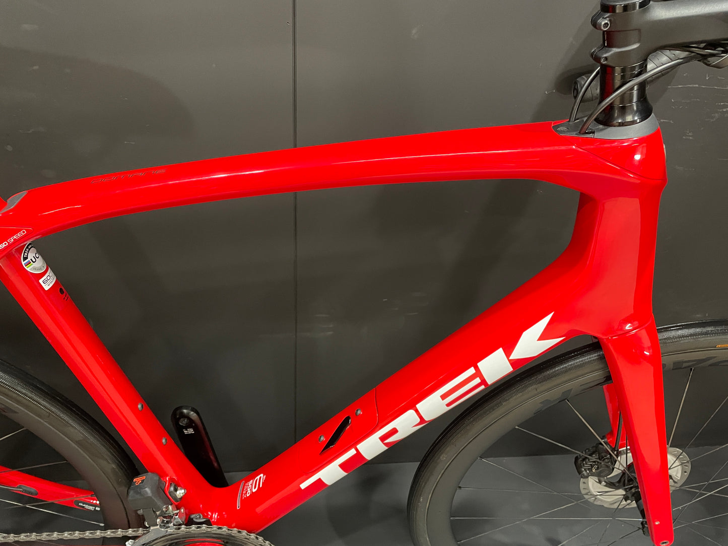 Trek Domane SL6 105 Di2 Carbon Disc Road Bike 2021 - 60cm - Upgraded!