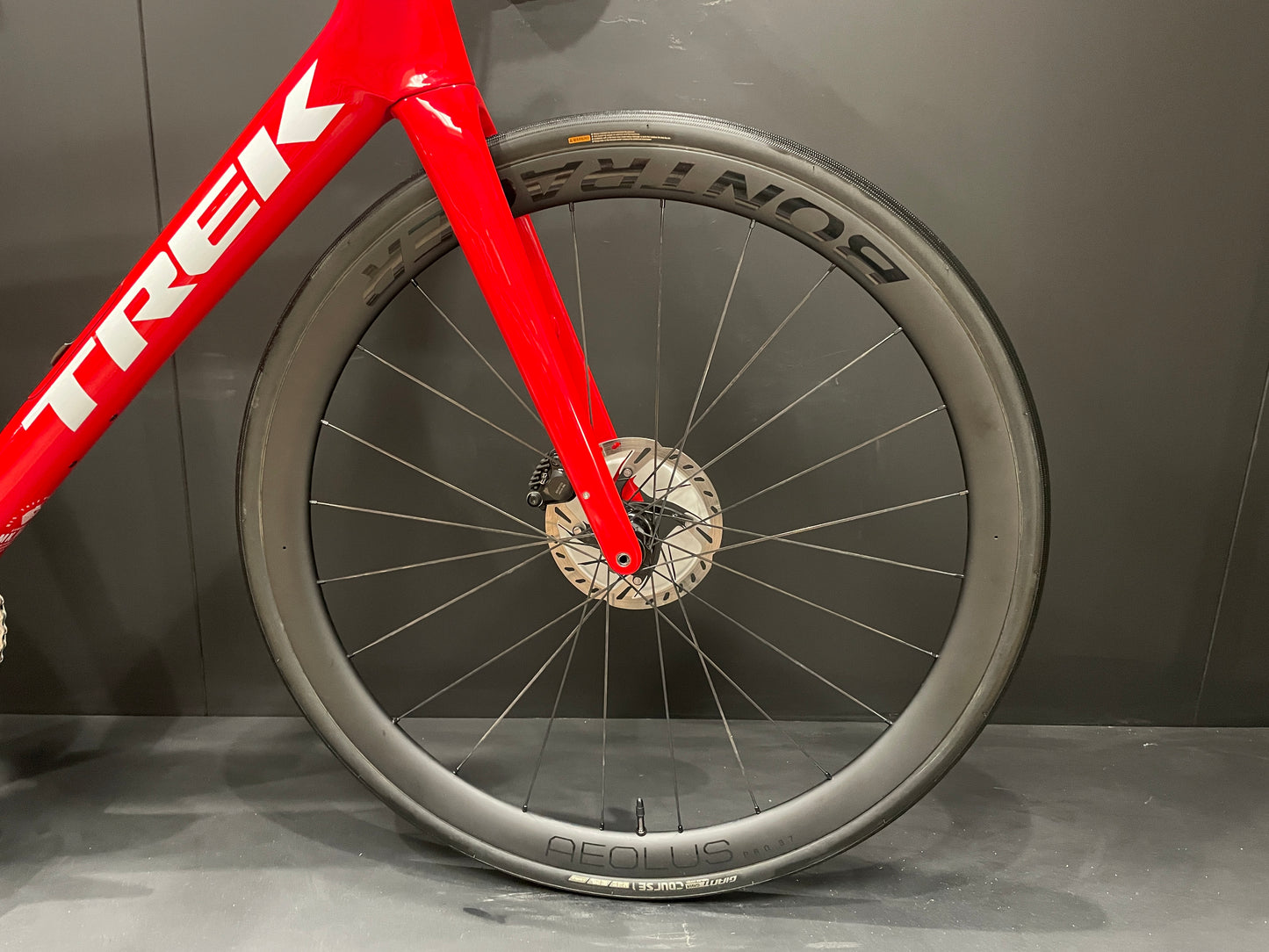 Trek Domane SL6 105 Di2 Carbon Disc Road Bike 2021 - 60cm - Upgraded!