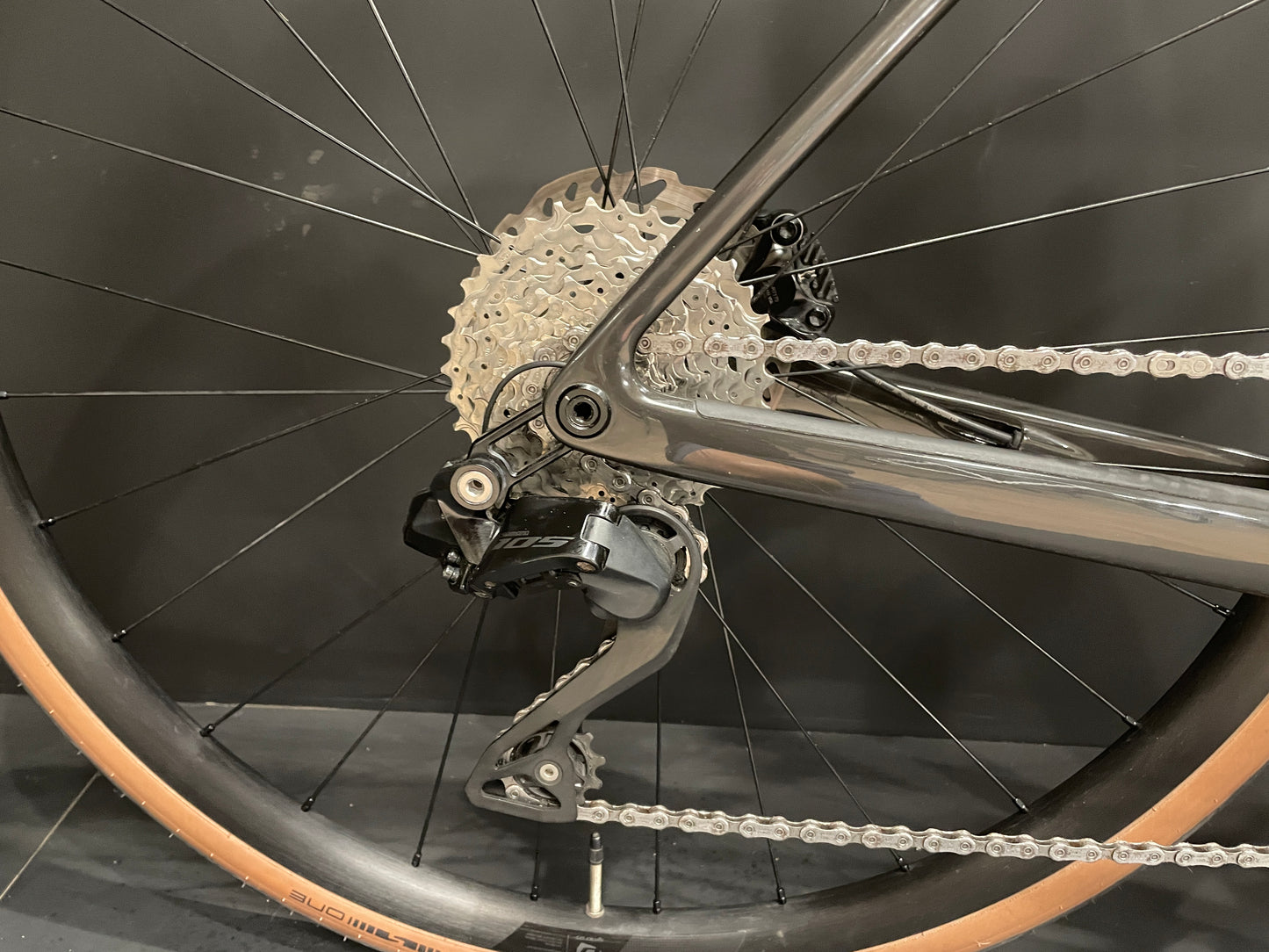 Scott Addict 20 105 Di2 Carbon Disc Road Bike 2024 - XL