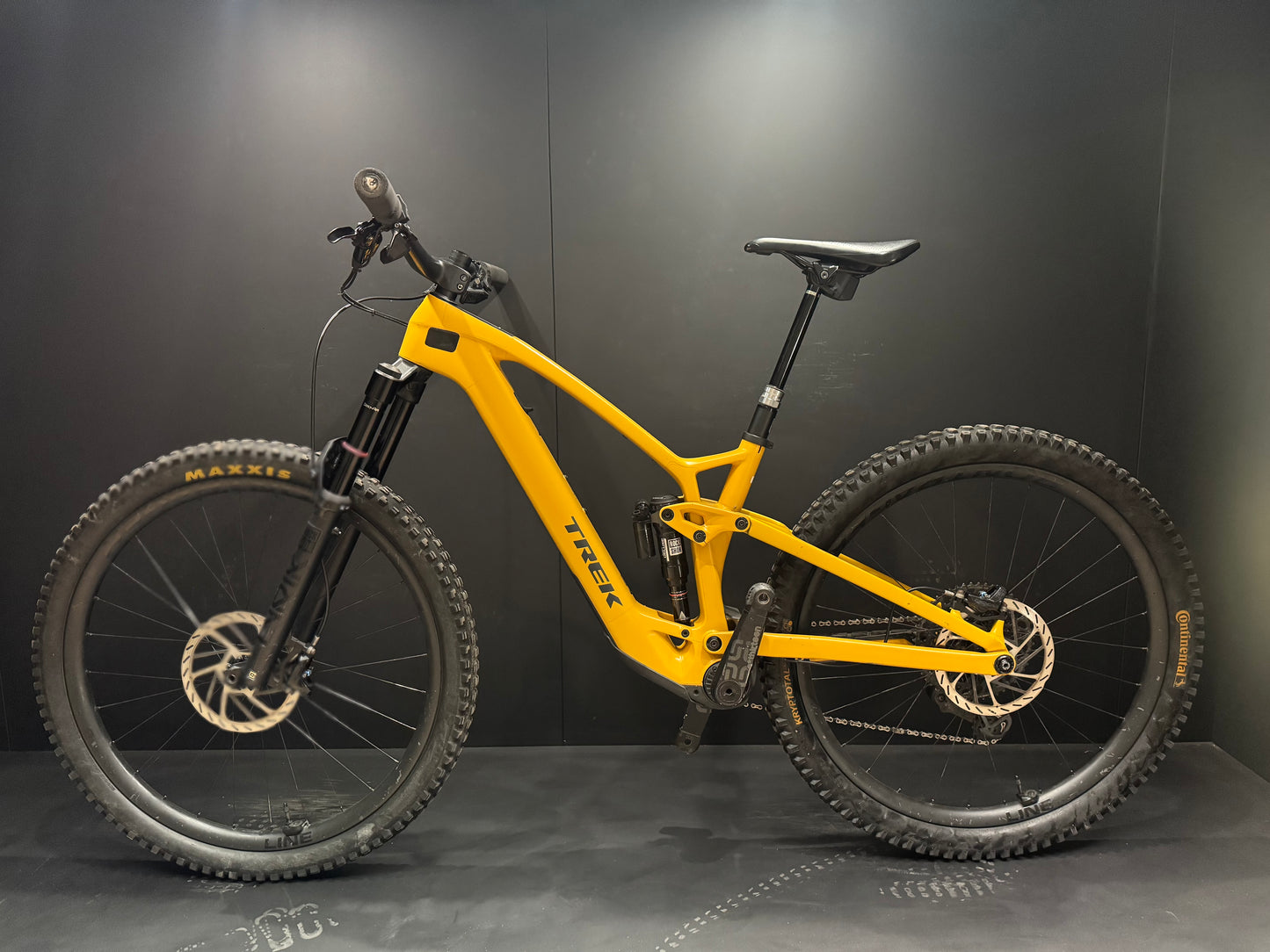 Trek Fuel EX-e 9.8 AXS Project One Carbon Disc E-MTB 2023 - Medium