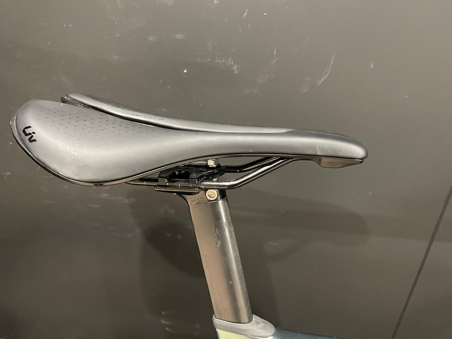 Liv EnviLiv Advanced 1 Rival AXS Carbon Disc Road Bike 2023 - Medium
