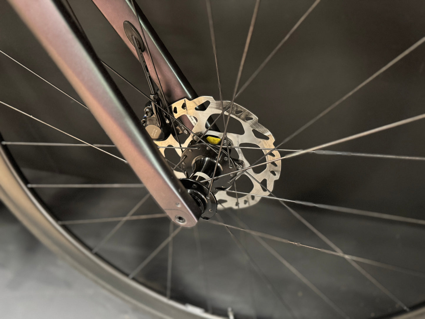 Liv Avail Advanced 1 105 Di2 Carbon Disc Road Bike 2023 - Medium
