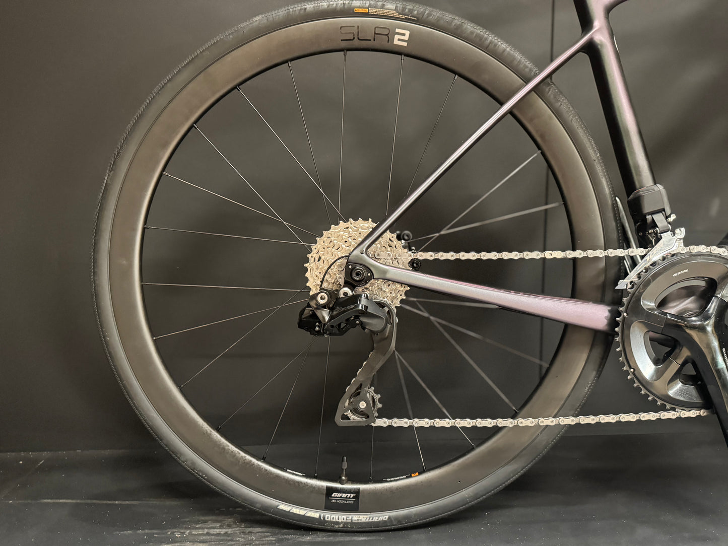 Liv Avail Advanced 1 105 Di2 Carbon Disc Road Bike 2023 - Medium