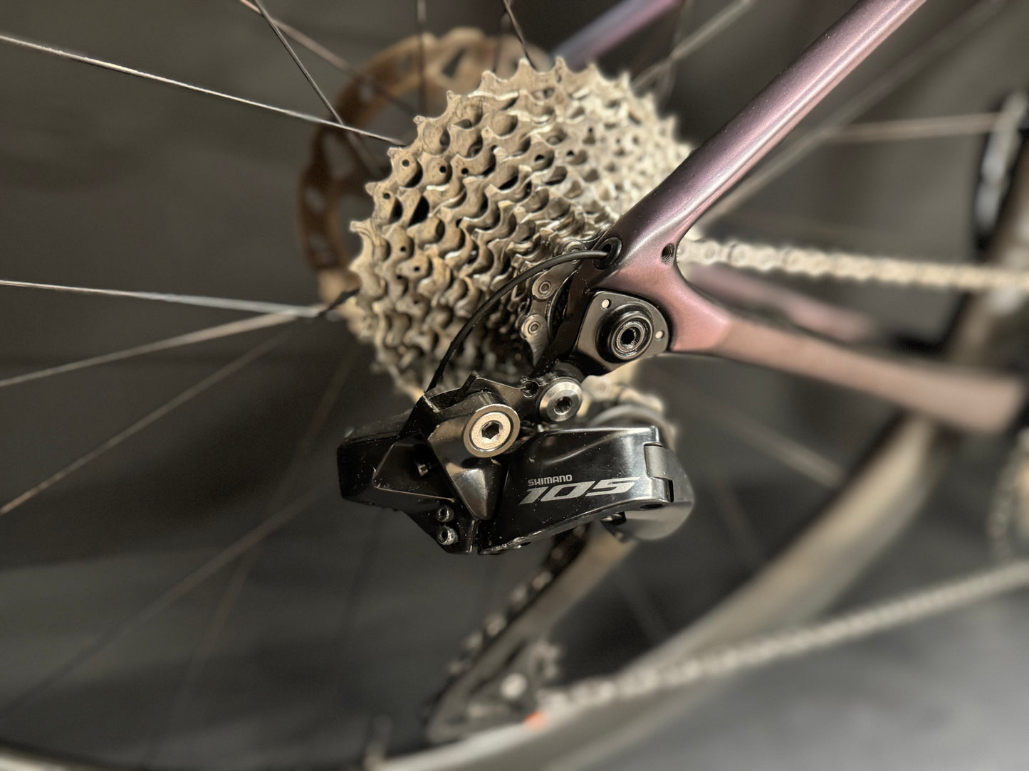 Liv Avail Advanced 1 105 Di2 Carbon Disc Road Bike 2023 - Medium