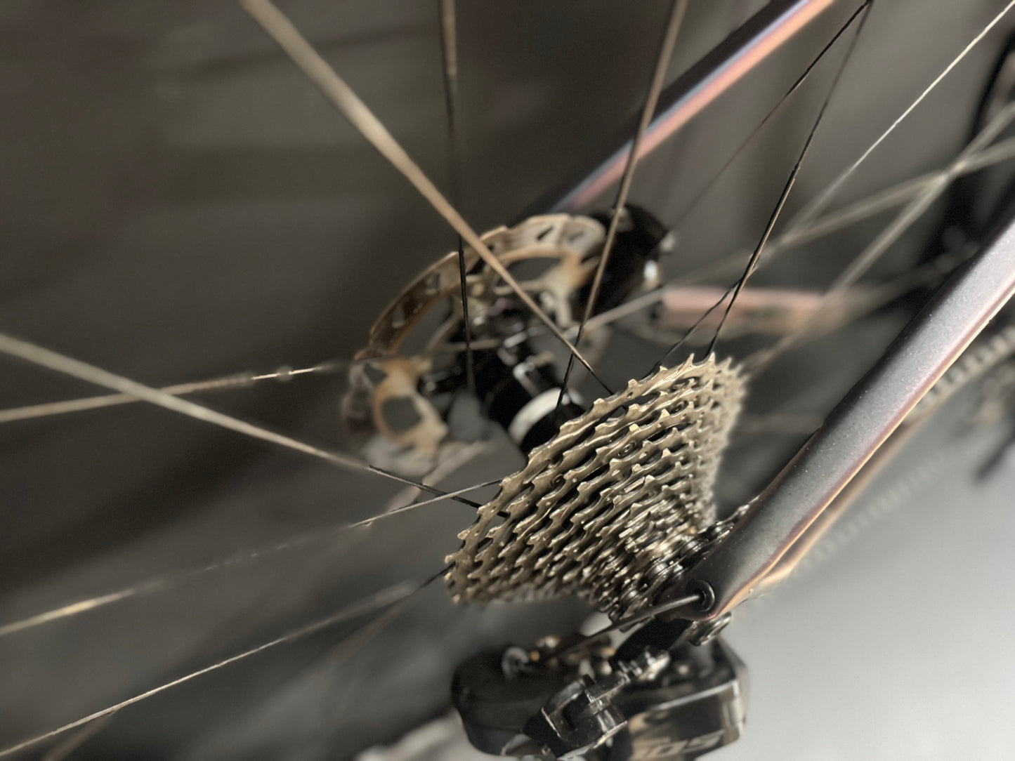 Liv Avail Advanced 1 105 Di2 Carbon Disc Road Bike 2023 - Medium