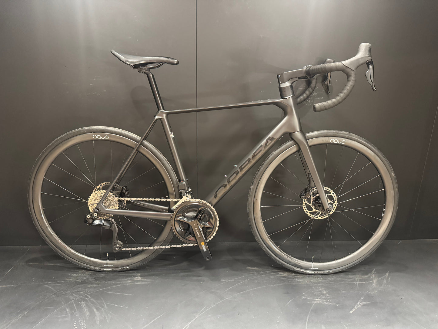 Orbea Orca M30 105 Di2 Carbon Disc Road Bike 2025 - 53cm