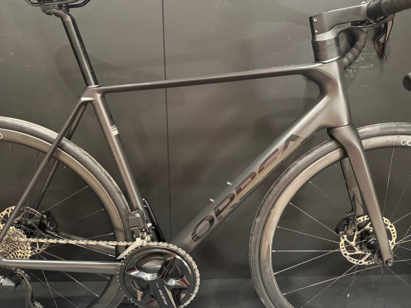Orbea Orca M30 105 Di2 Carbon Disc Road Bike 2025 - 53cm