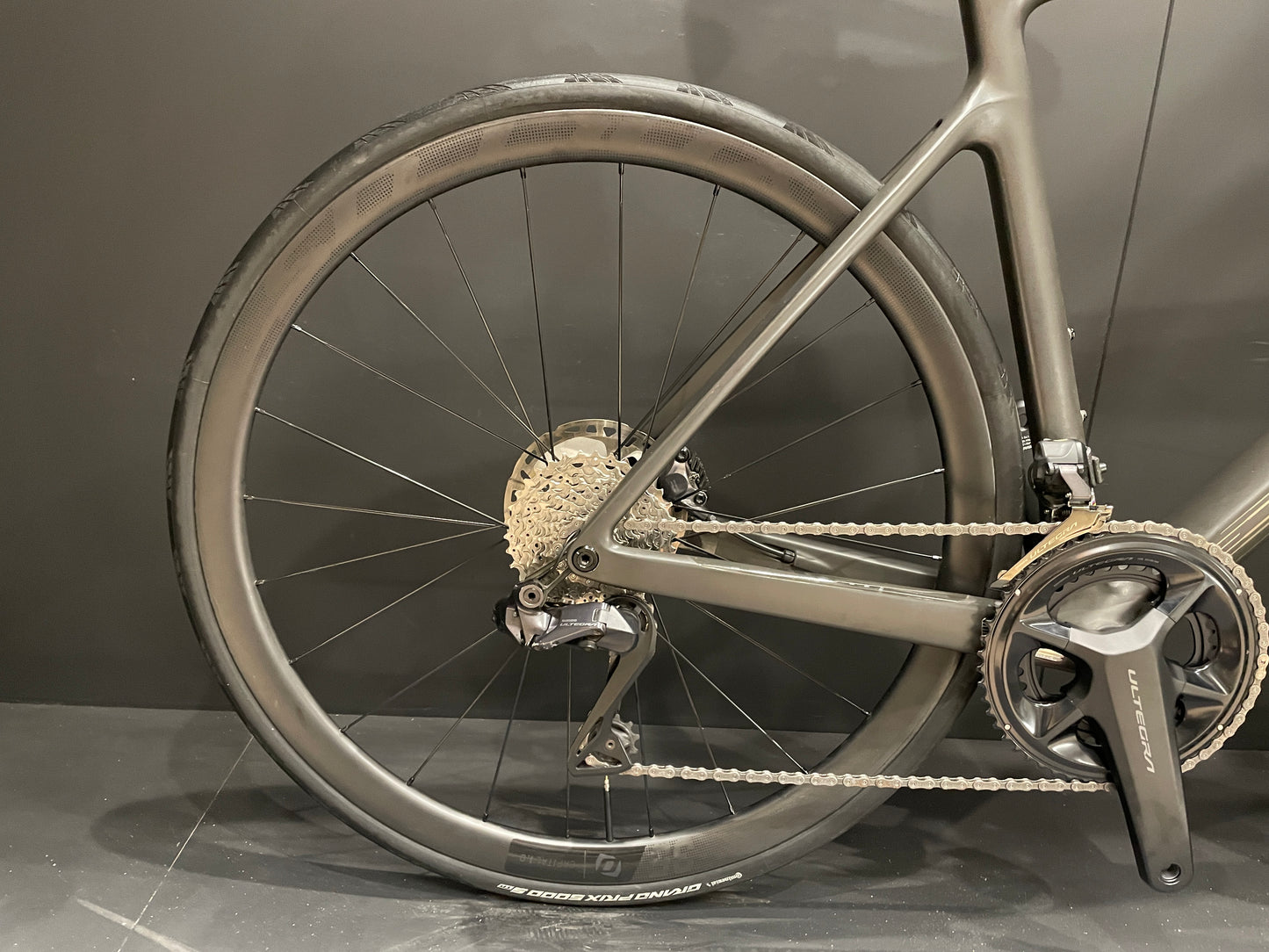 Scott Addict RC15 Di2 Carbon Disc Road Bike 2024 - 56cm