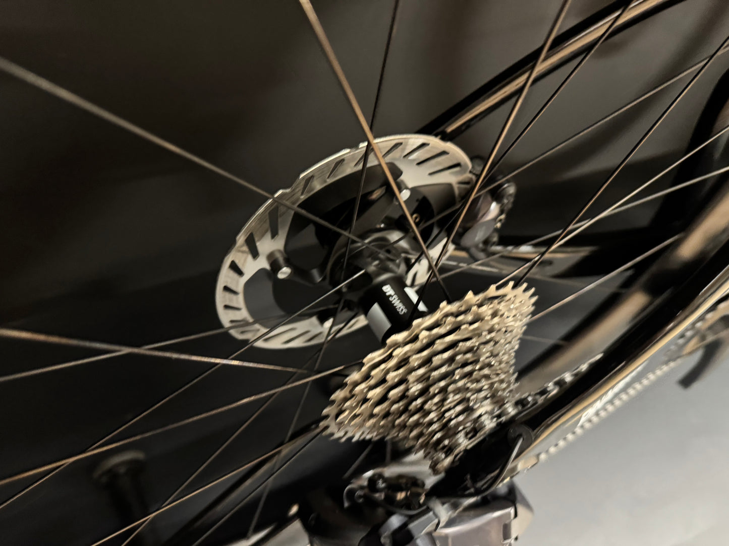 Pinarello F7 Ultegra Di2 Carbon Disc Road Bike 2024 - 53cm