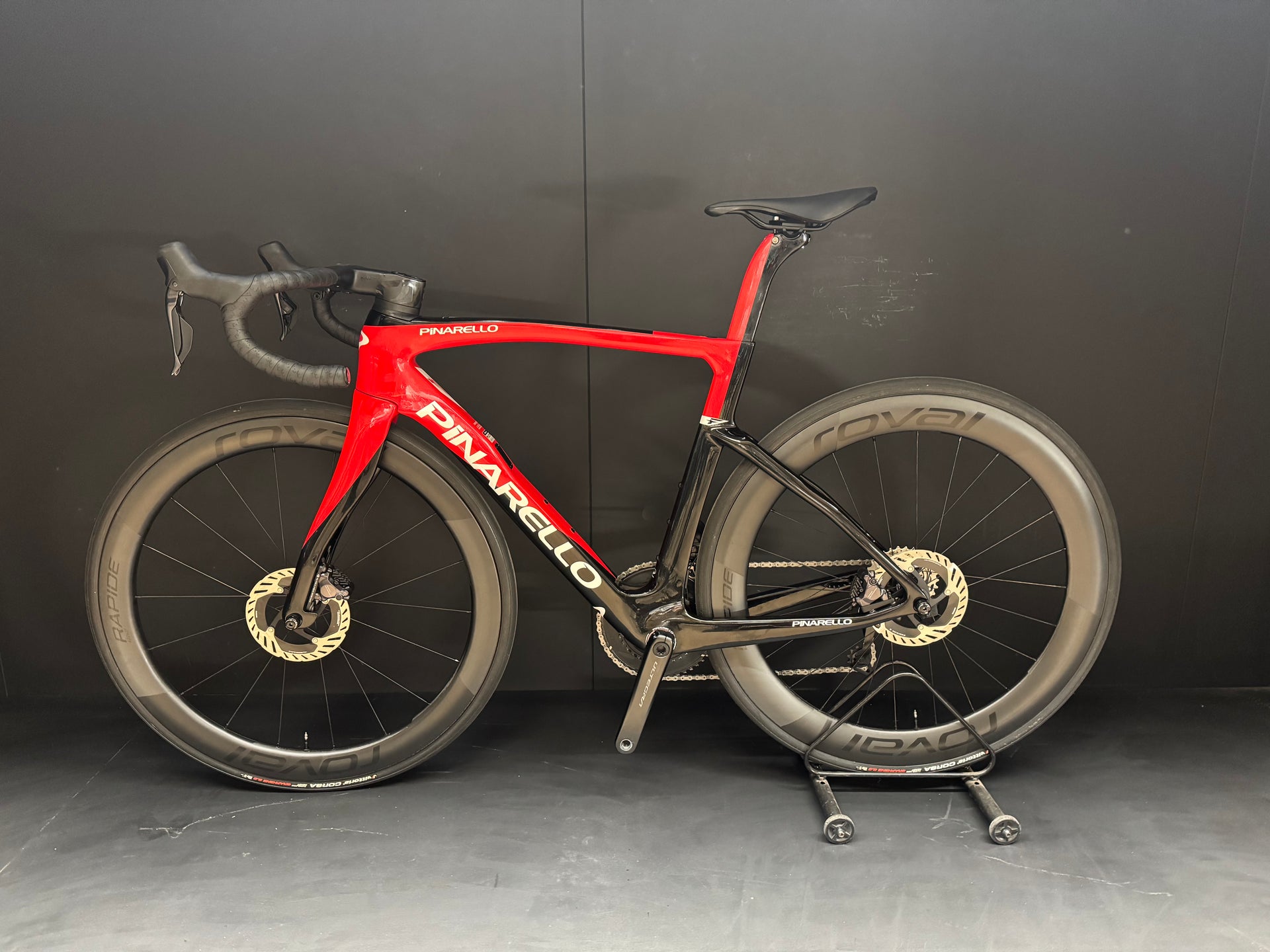 Pinarello F7 Ultegra Di2 Carbon Disc Road Bike 2024 - 53cm