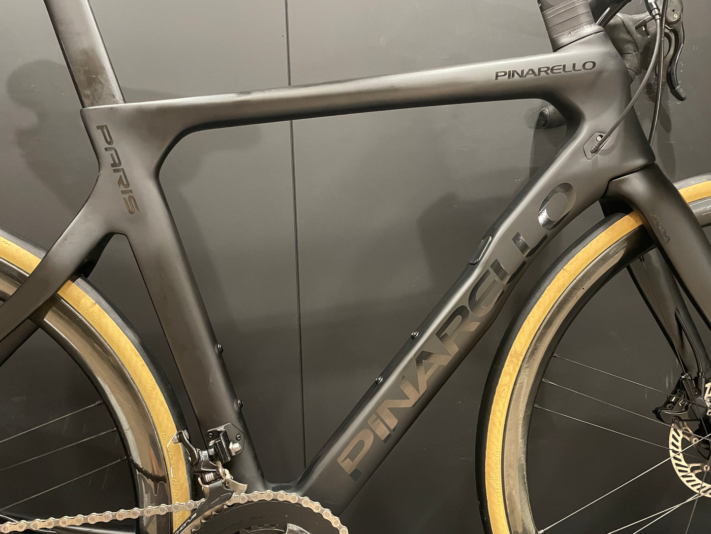Pinarello Paris Chorus/Shamals Carbon Disc Road Bike 2023 - 53cm