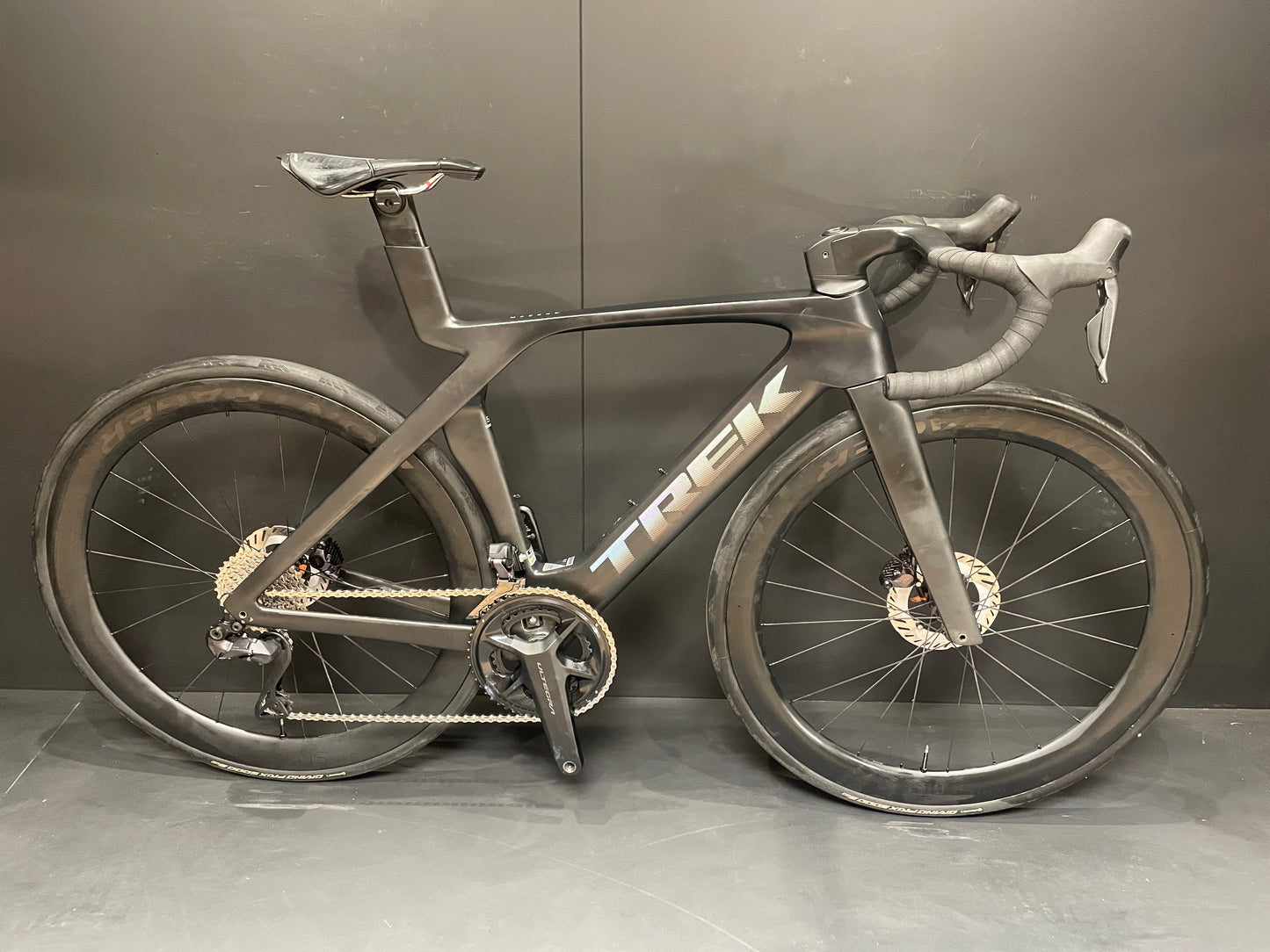 Trek Madone SLR 7 Gen 7 Di2 Carbon Disc Road Bike 2023 - 54cm