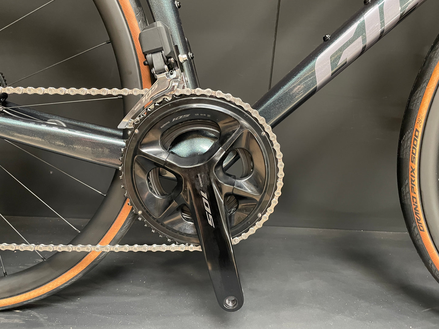 Giant TCR Advanced 1 105 Di2 Carbon Disc Road Bike 2024 - XL - Upgraded
