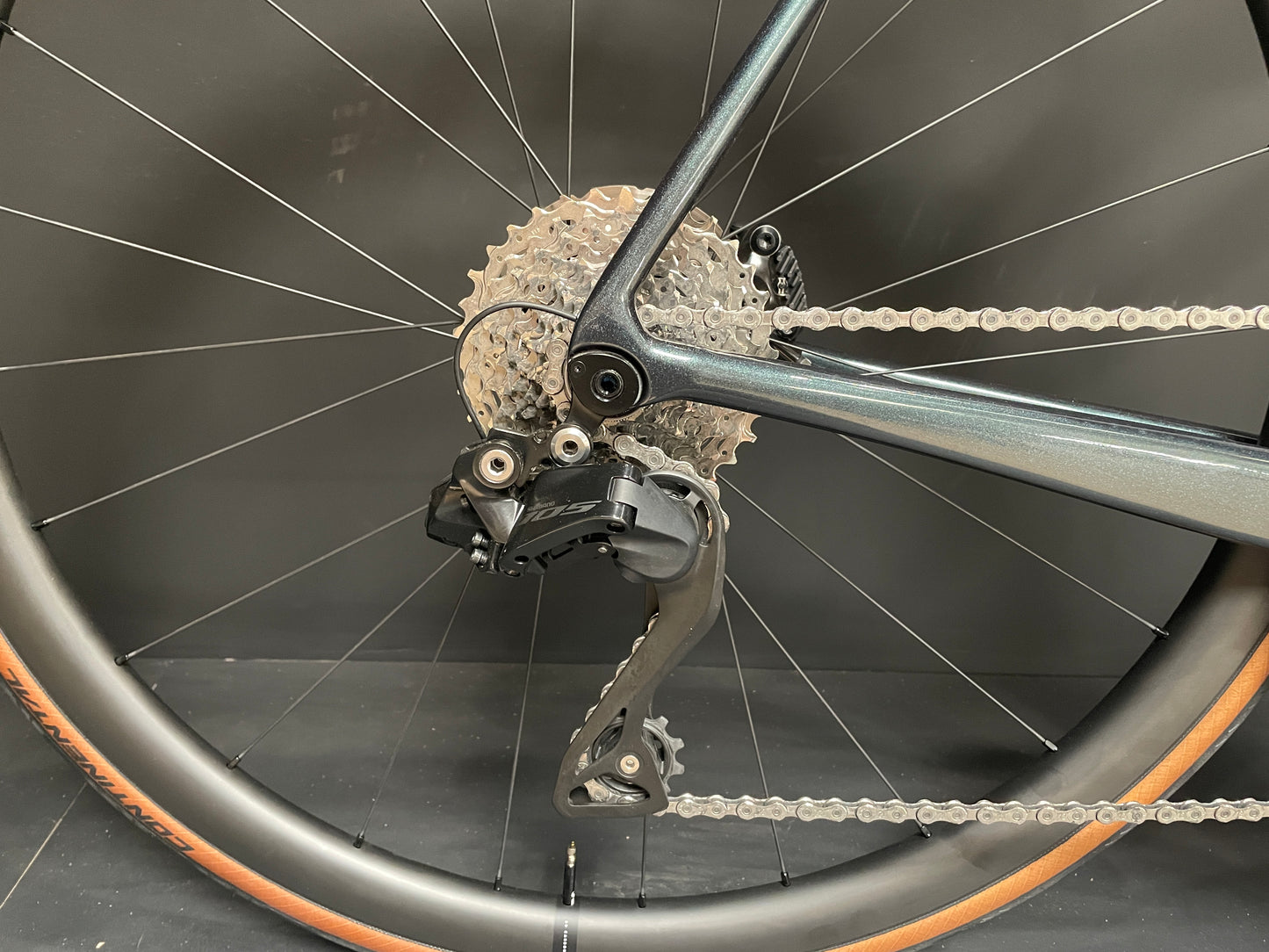 Giant TCR Advanced 1 105 Di2 Carbon Disc Road Bike 2024 - XL - Upgraded