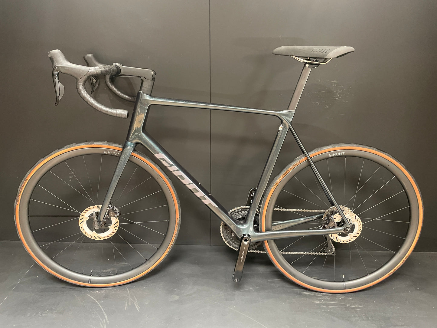 Giant TCR Advanced 1 105 Di2 Carbon Disc Road Bike 2024 - XL - Upgraded