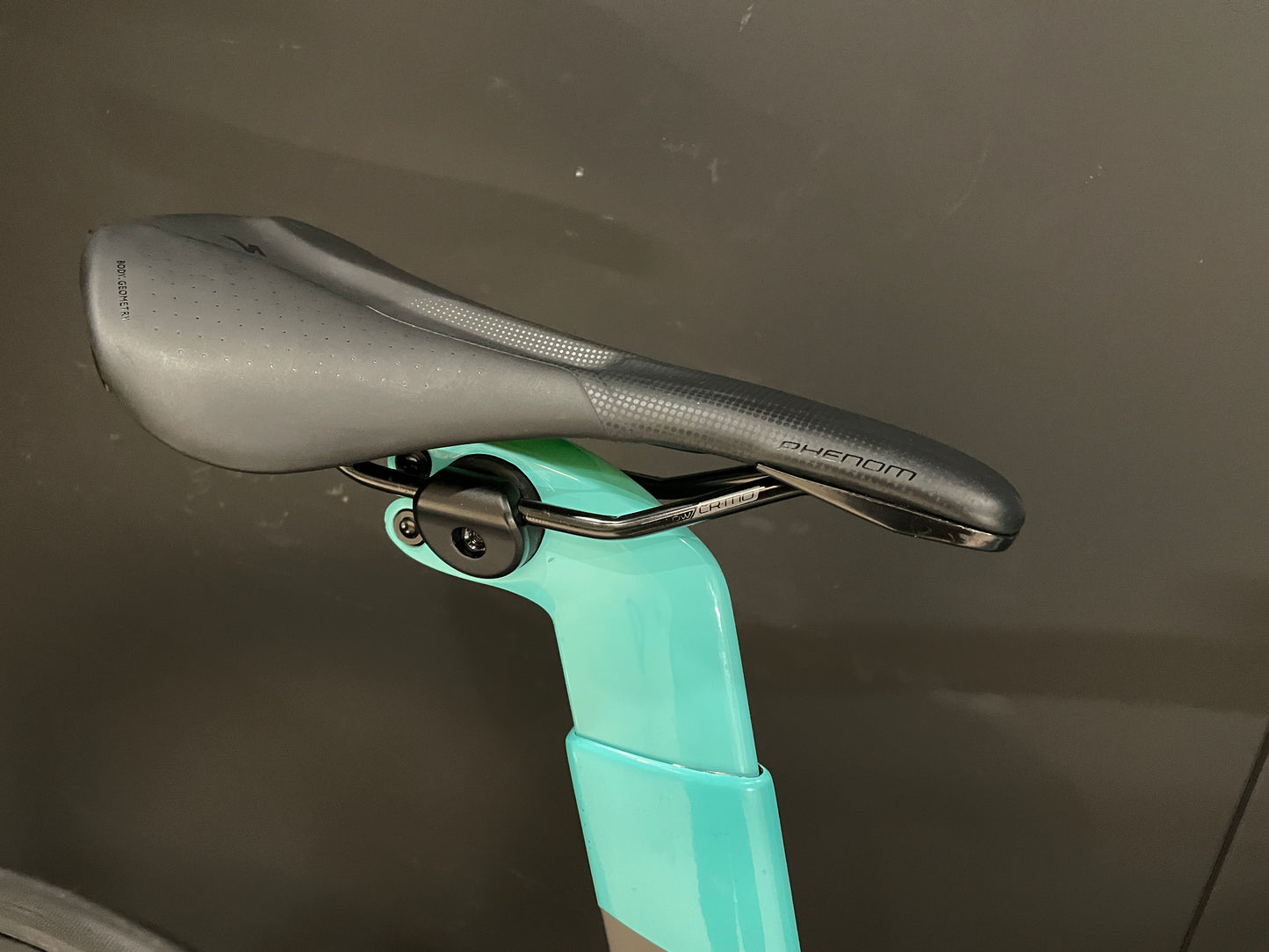 Trek Madone SLR 6 Women's Ultegra Di2 Carbon Disc Road Bike 2019 - 54 cm - Upgraded