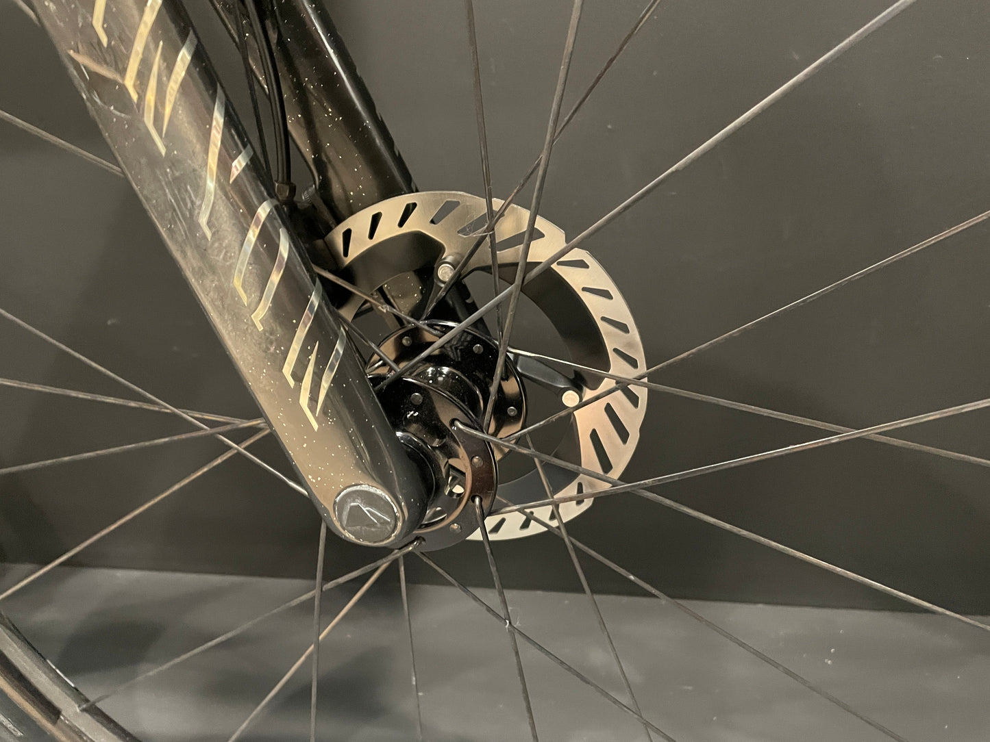 Canyon Ultimate CFR Dura-Ace Di2 ENVE Carbon Disc Road Bike 2025 - Medium