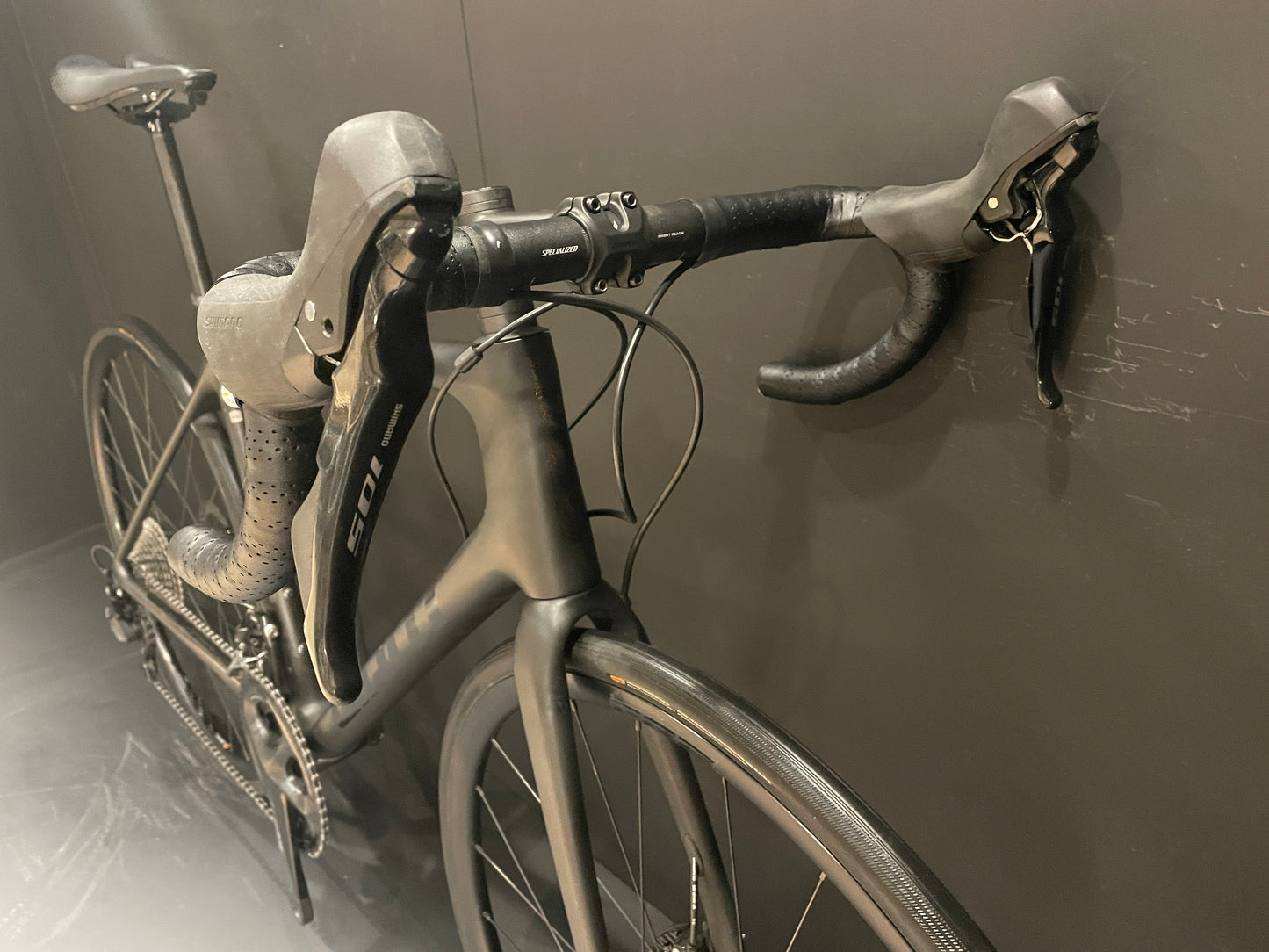 Giant TCR Advanced 2 105 Carbon Disc Road Bike 2021 - M/L