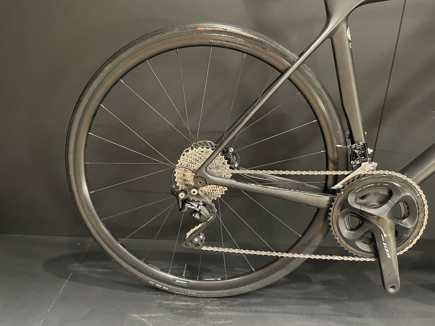 Giant TCR Advanced 2 105 Carbon Disc Road Bike 2021 - M/L