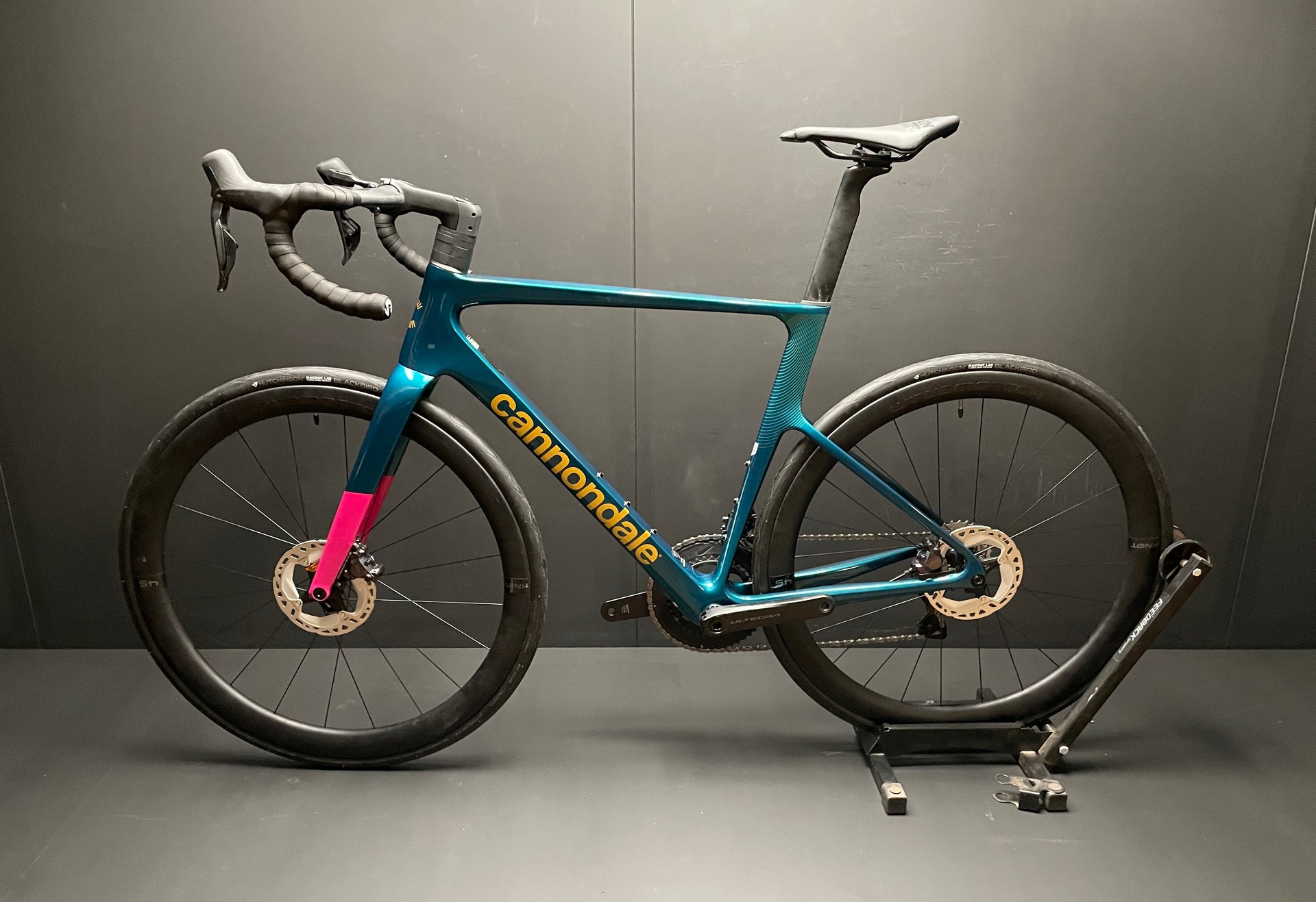 Cannondale Supersix EVO 2 Di2 Carbon Disc Road Bike 2025 - 54cm