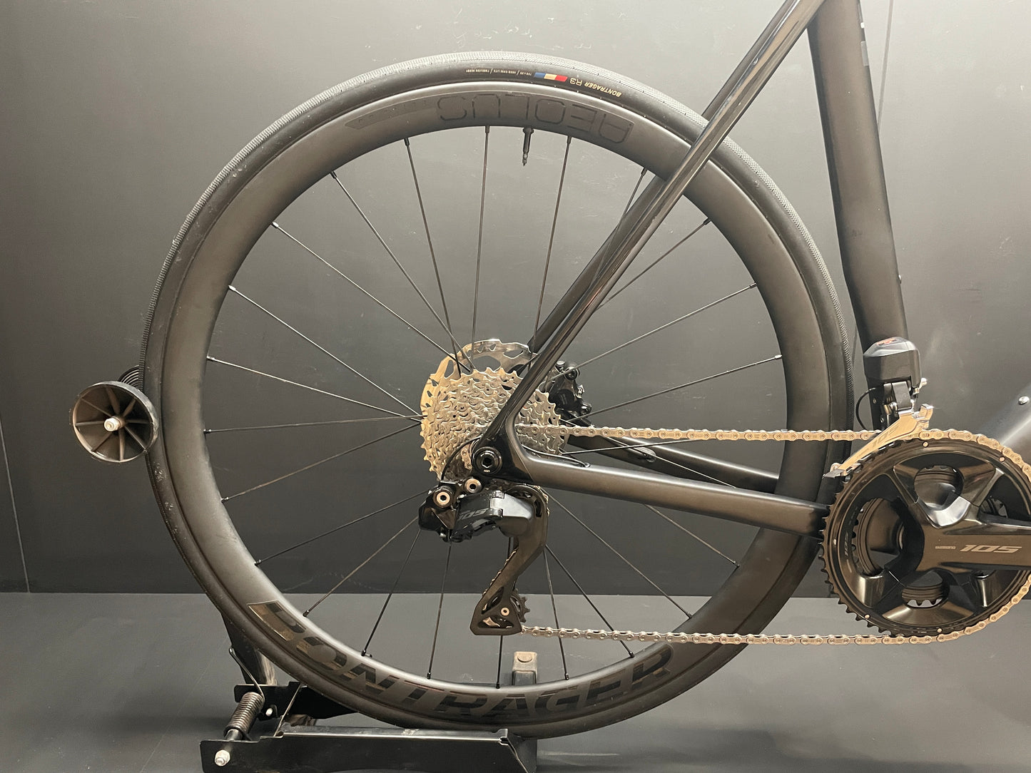Trek Madone SL6 Gen 8 105 Di2 Carbon Disc Road Bike 2024 - XL
