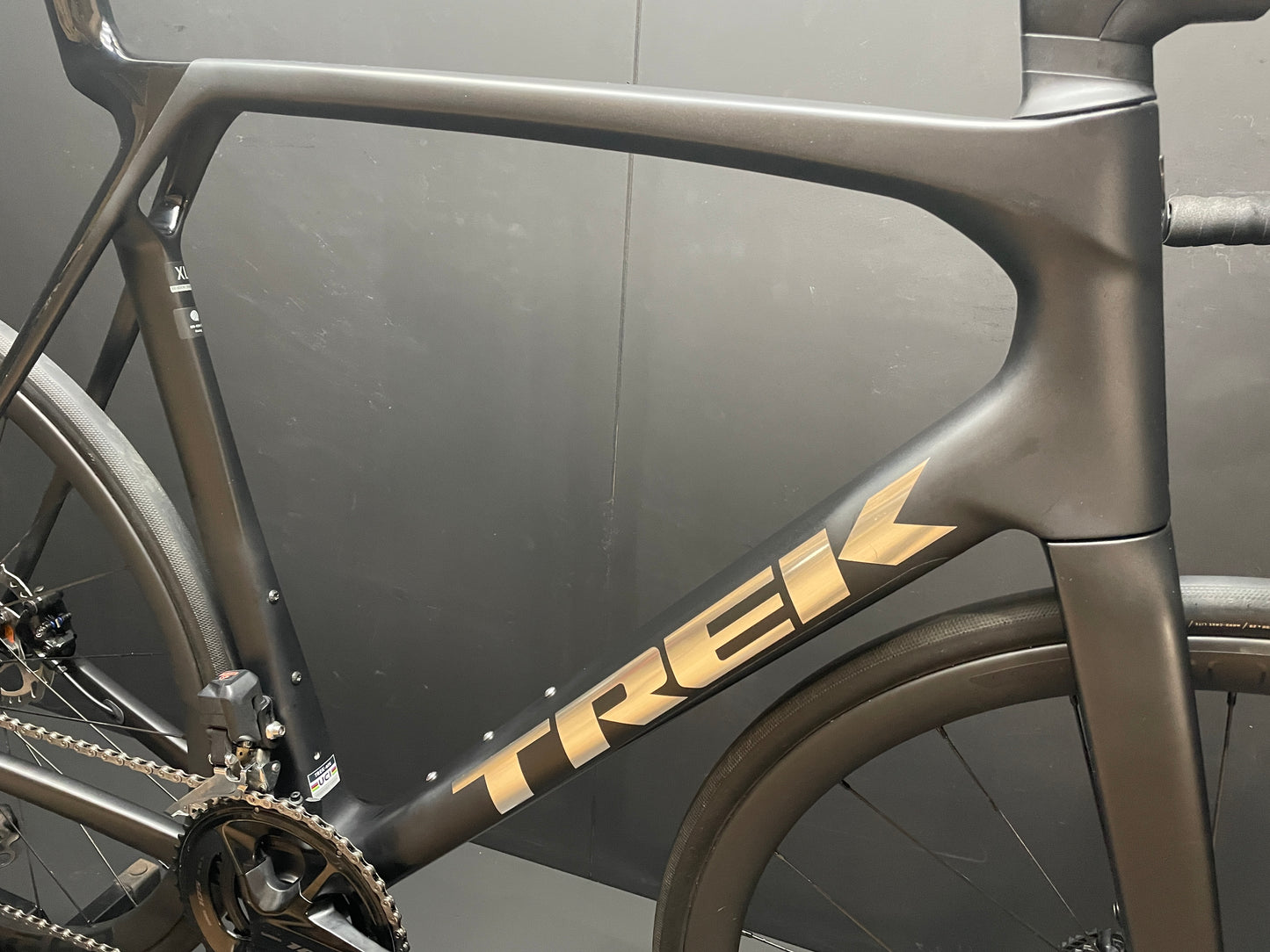 Trek Madone SL6 Gen 8 105 Di2 Carbon Disc Road Bike 2024 - XL