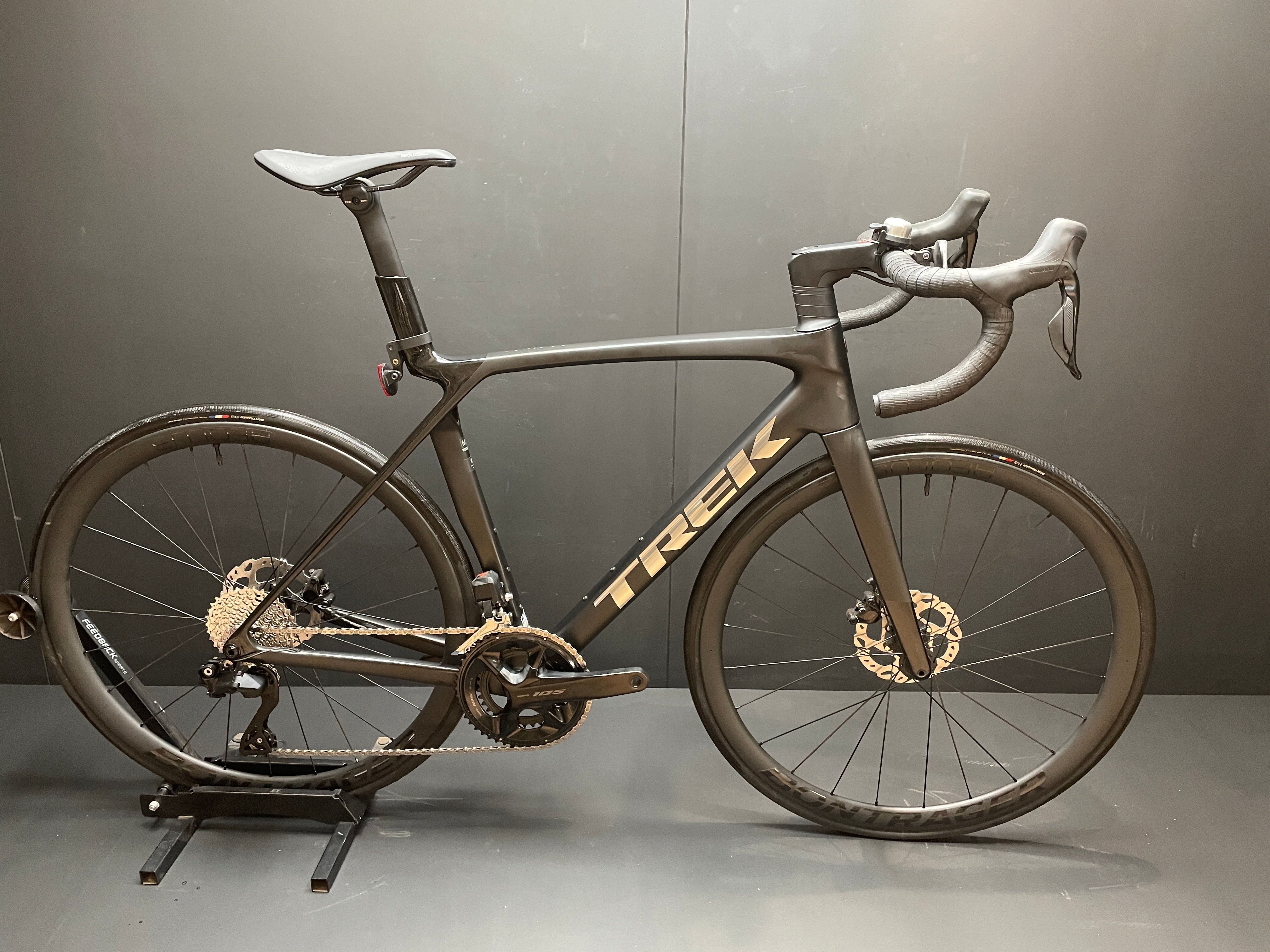 NEW Trek Madone SL6 Gen 105 Di2 Carbon Disc Road Bike 2024 M/L