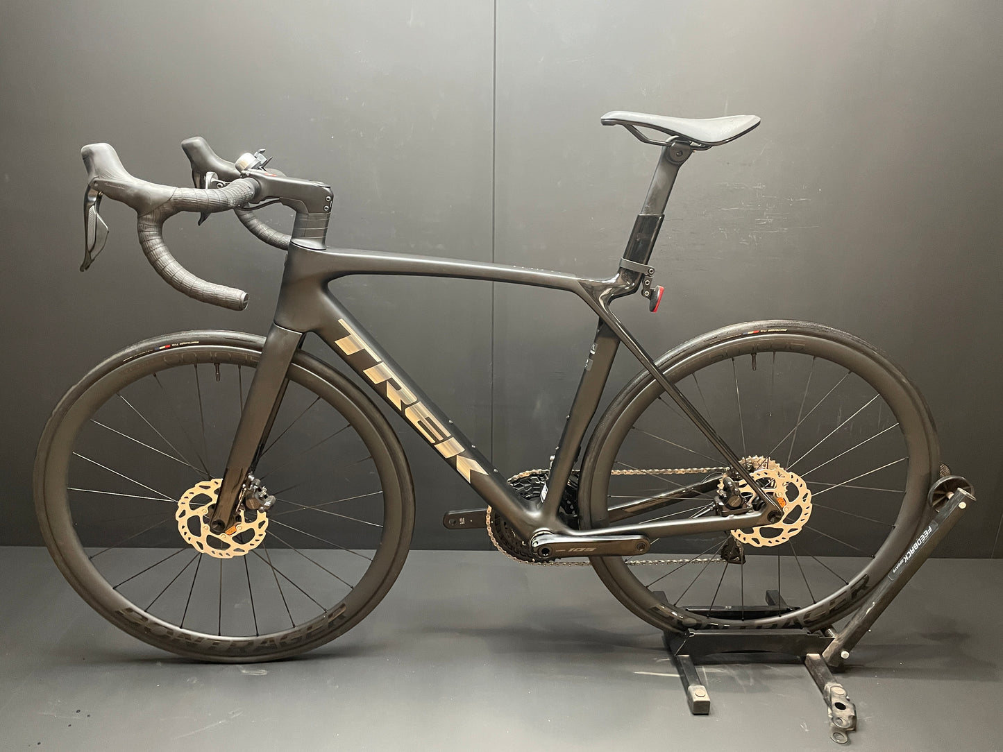 NEW Trek Madone SL6 Gen 8 105 Di2 Carbon Disc Road Bike 2024 - M/L