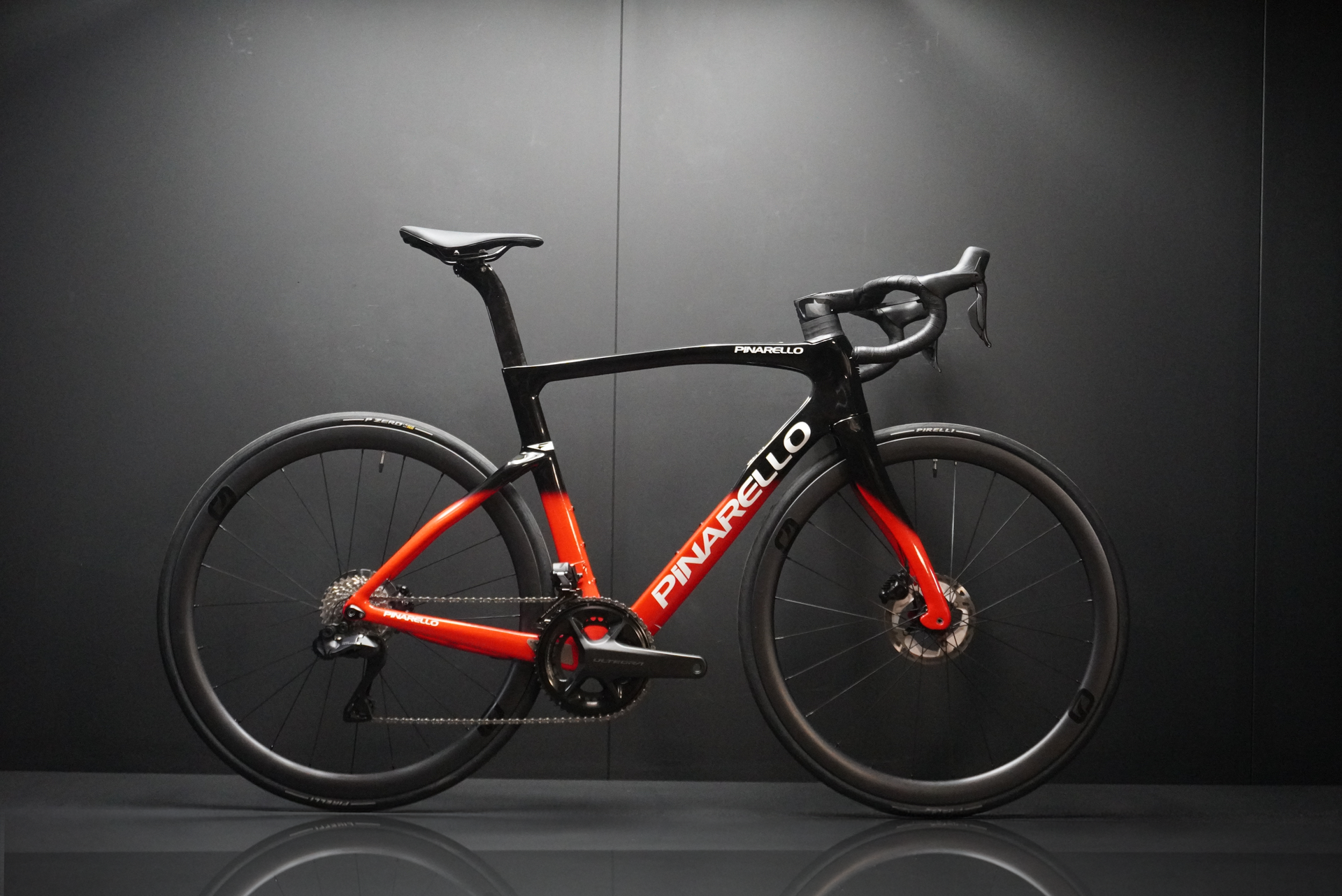 Pinarello F7 Ultegra Di2 Carbon Disc Road Bike 2025 - 545mm