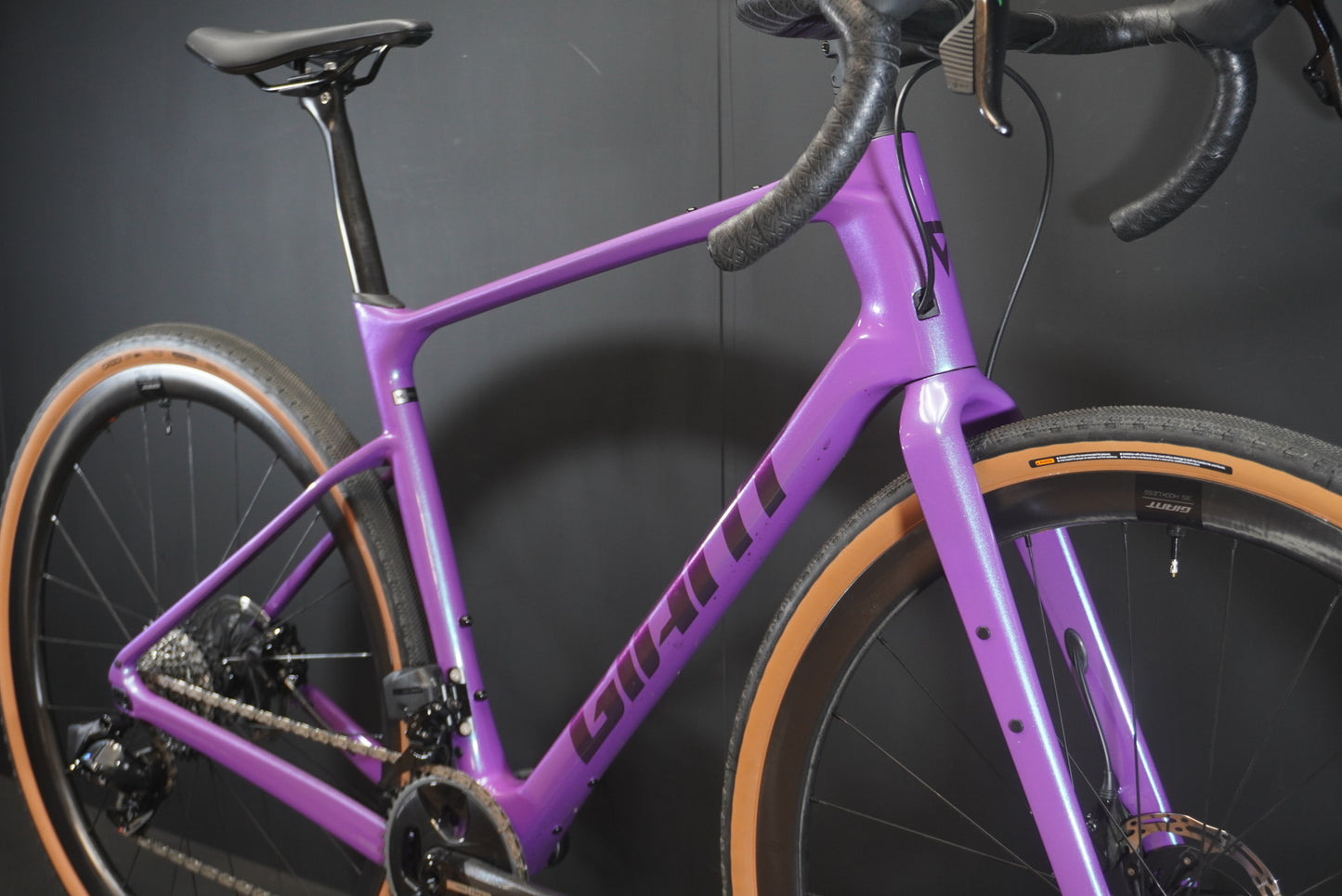 Giant Revolt Advanced Pro 0 Carbon Disc Gravel Bike 2024 - M/L