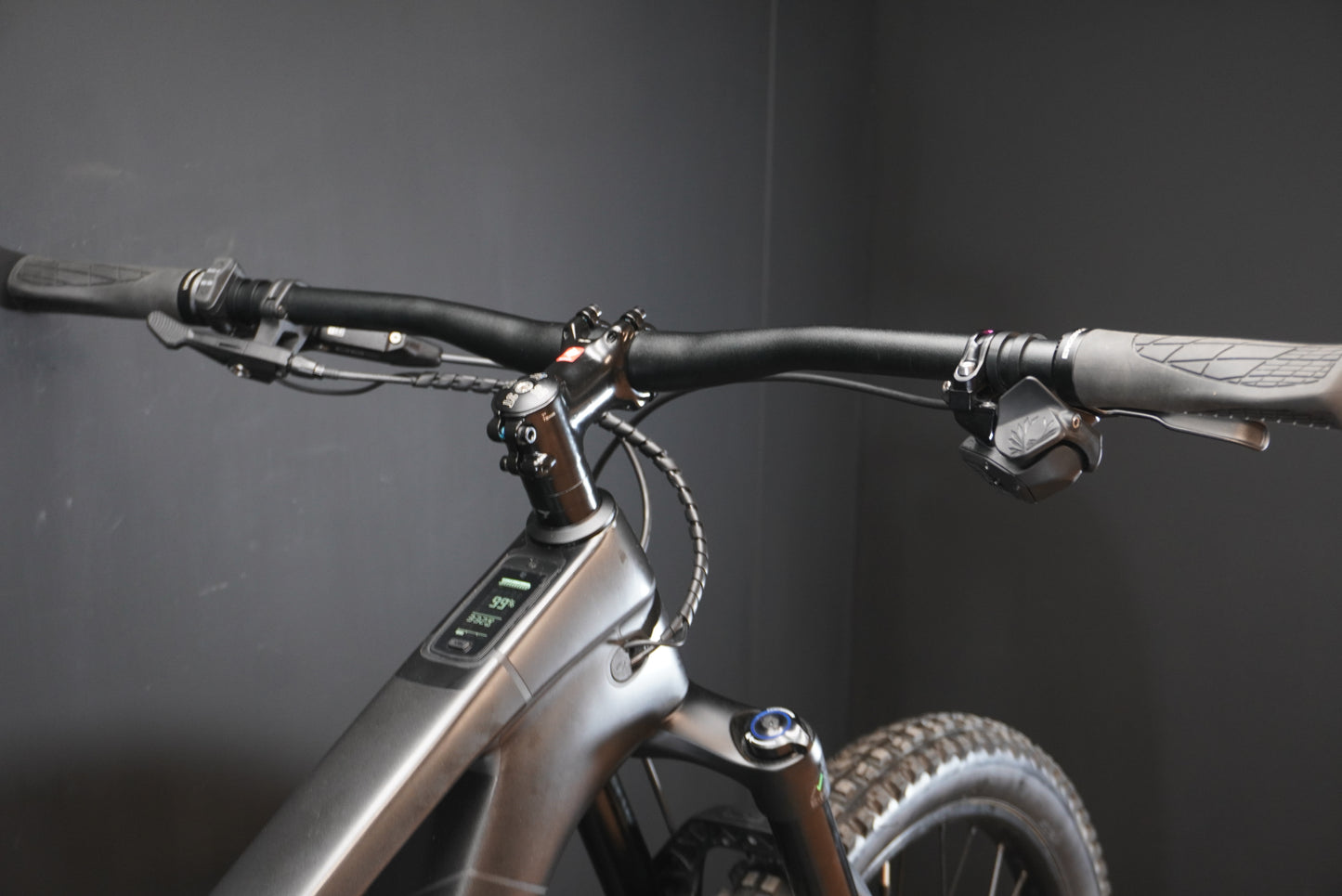 Trek Fuel EXe 9.5 FS Carbon Trail e-MTB 2022- XL - 37 Miles - Upgraded