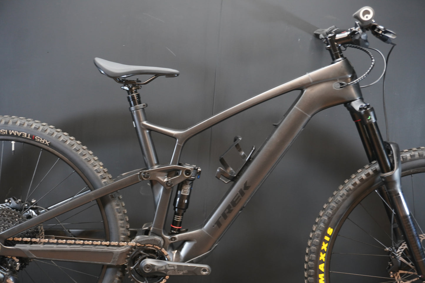 Trek Fuel EXe 9.5 FS Carbon Trail e-MTB 2022- XL - 37 Miles - Upgraded