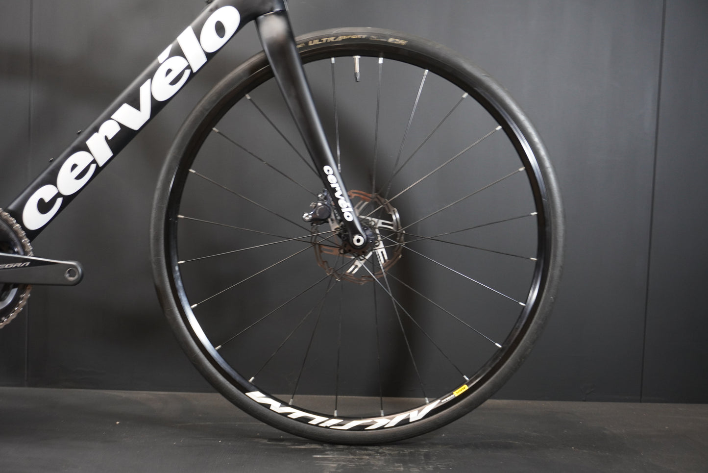 Cervelo R3 Ultegra Carbon Disc Road Bike 2020 - 61cm