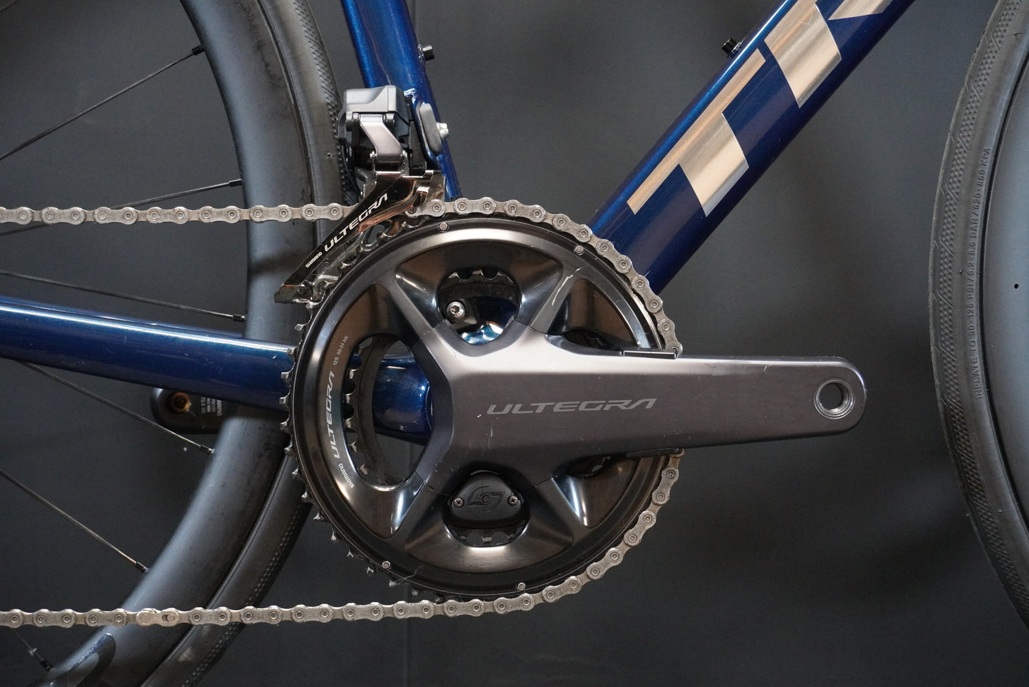 Trek Emonda SL7 Ultegra Di2 & P/M Carbon Disc Road Bike 2023 - 56cm