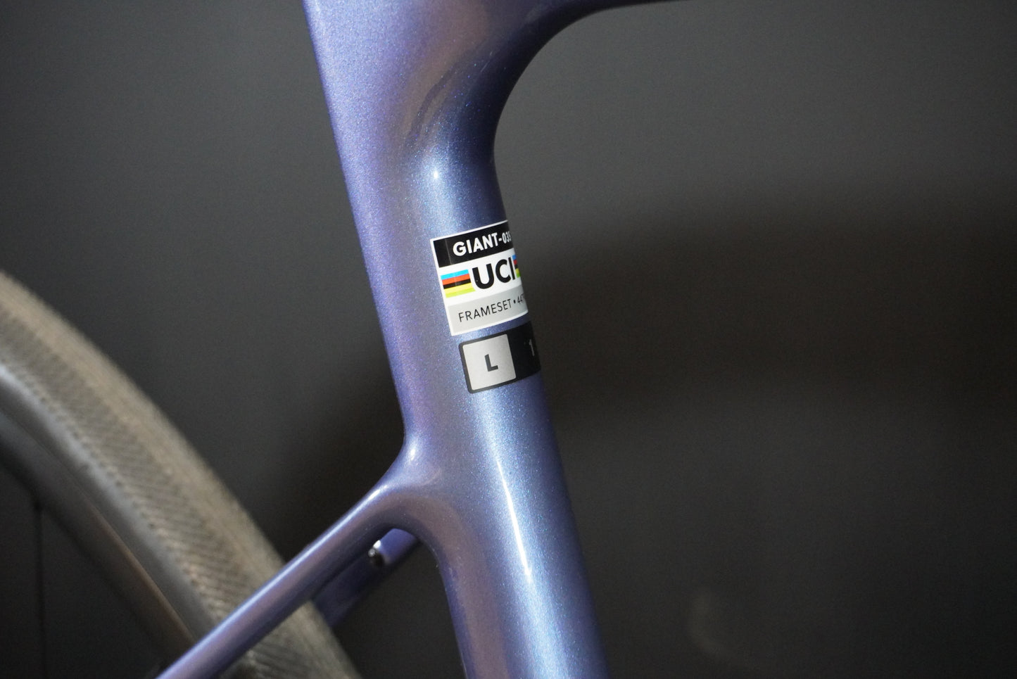 Giant Defy Advanced 1 105 Di2 Carbon Disc Road Bike 2026 - Large